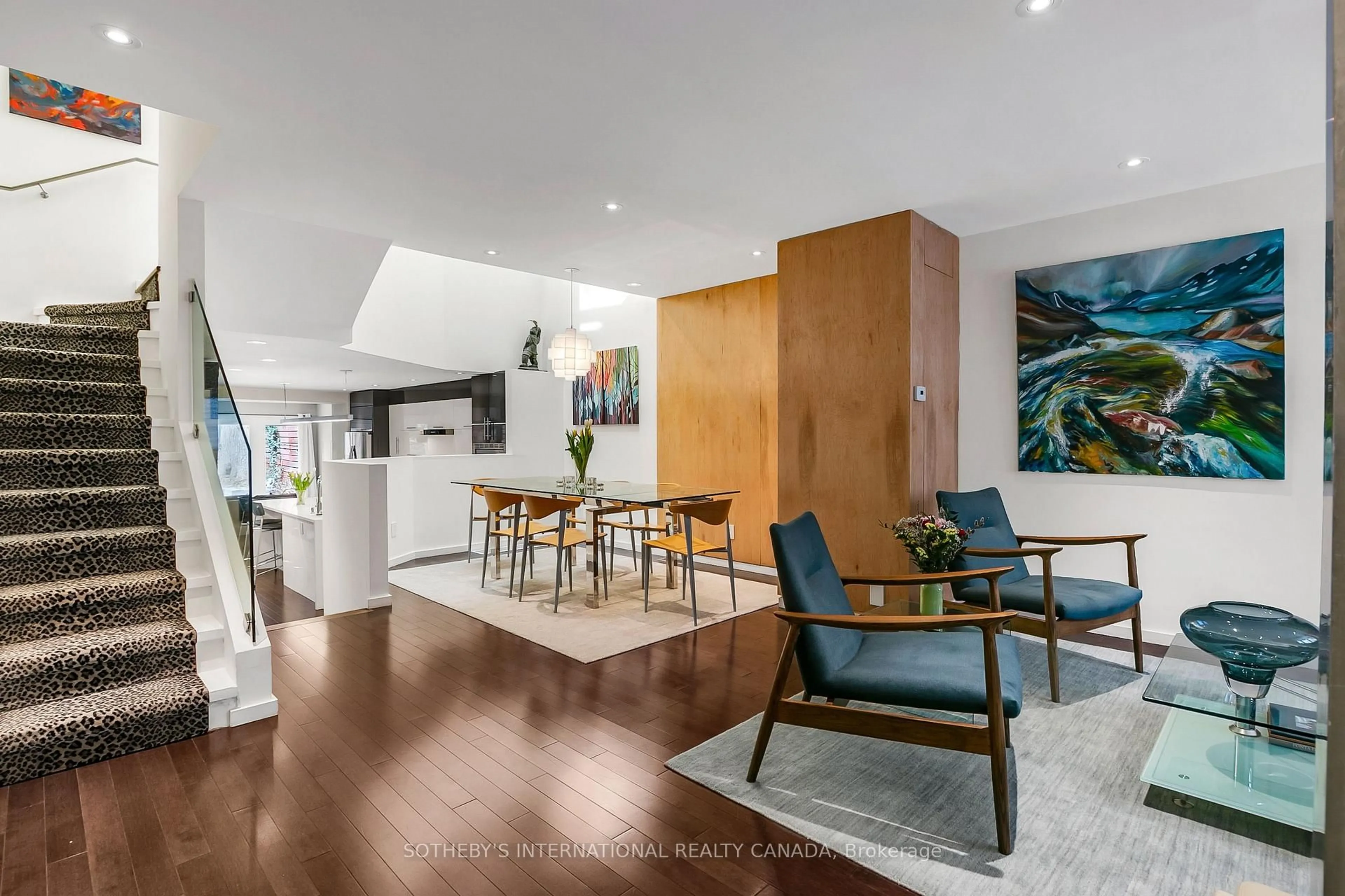 Unknown for 30 Sword St, Toronto Ontario M5A 3N2