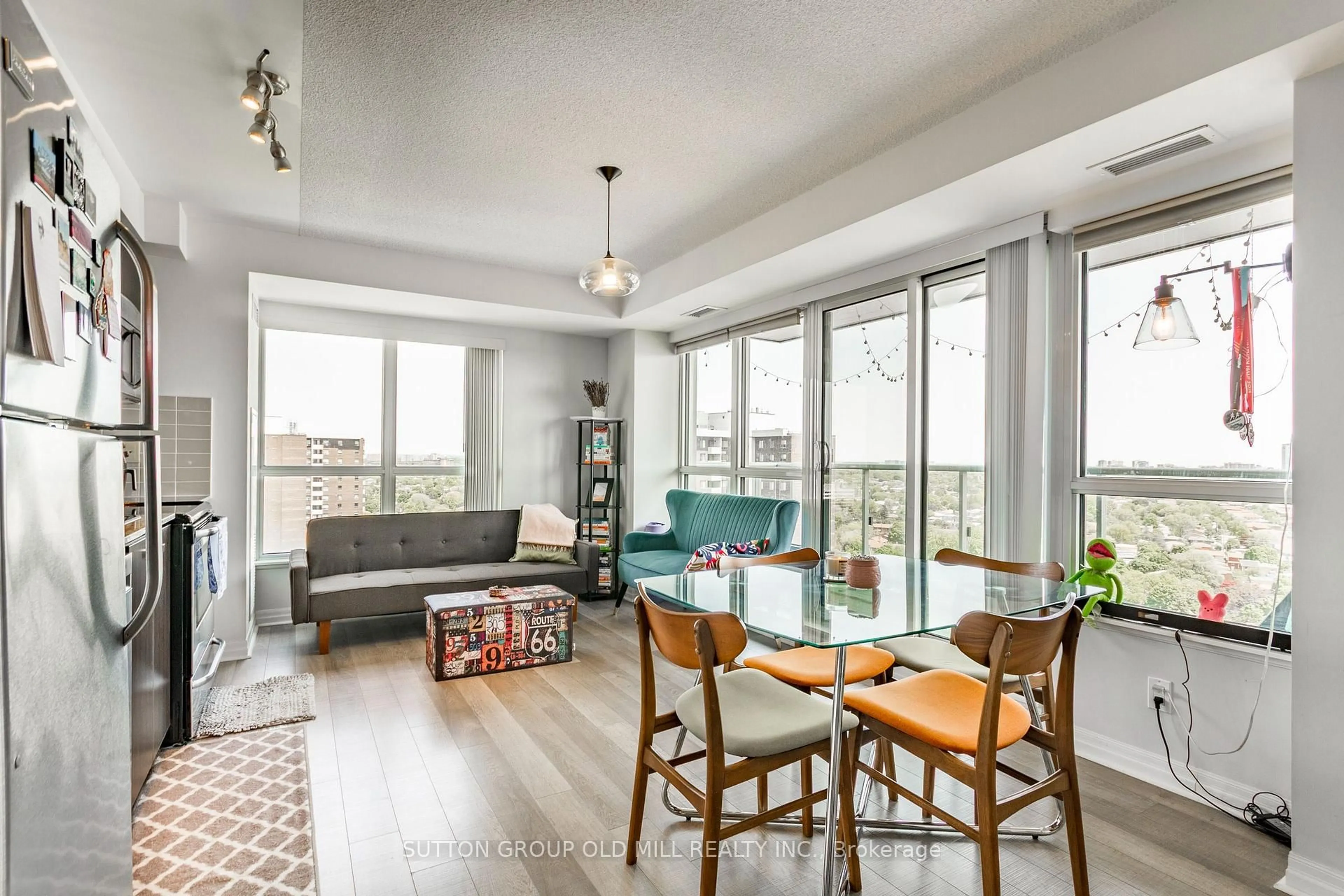 Living room with furniture, unknown for 2015 Sheppard Ave #1909, Toronto Ontario M2J 0B3