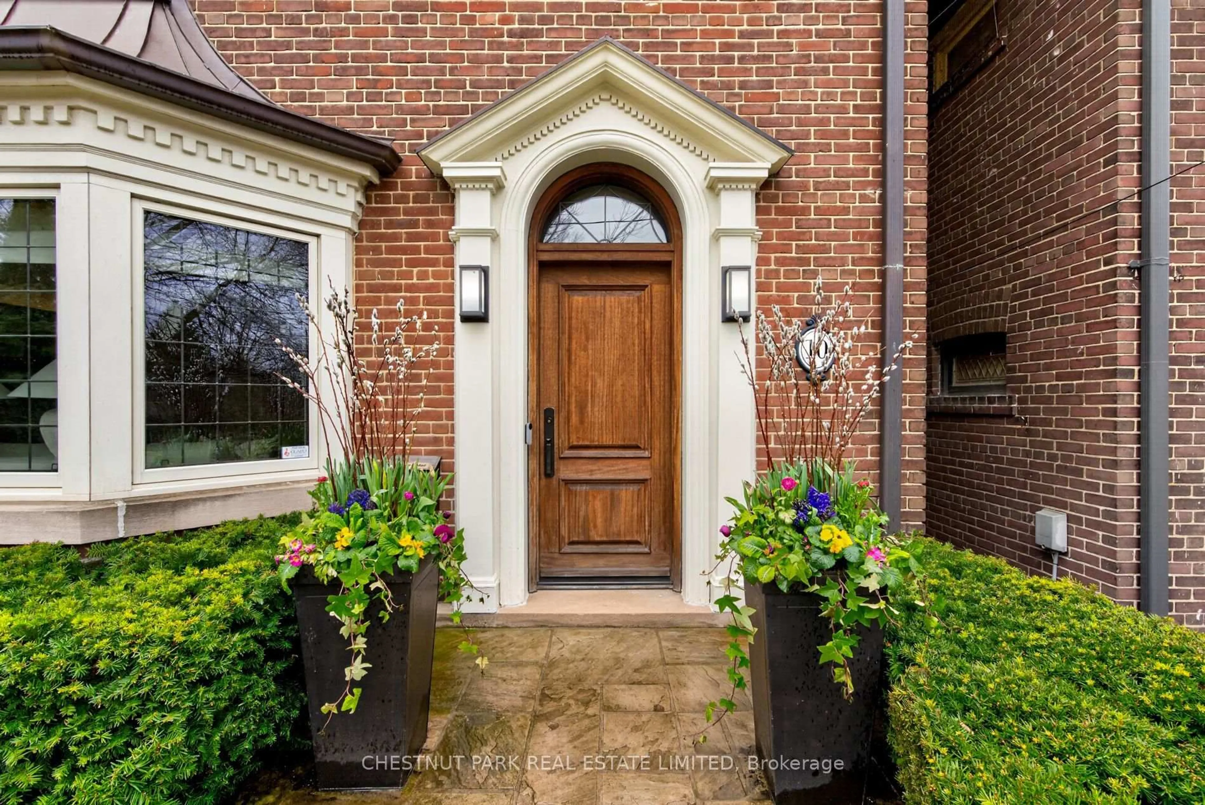 Indoor entryway for 10 Harper Ave, Toronto Ontario M4T 2K9