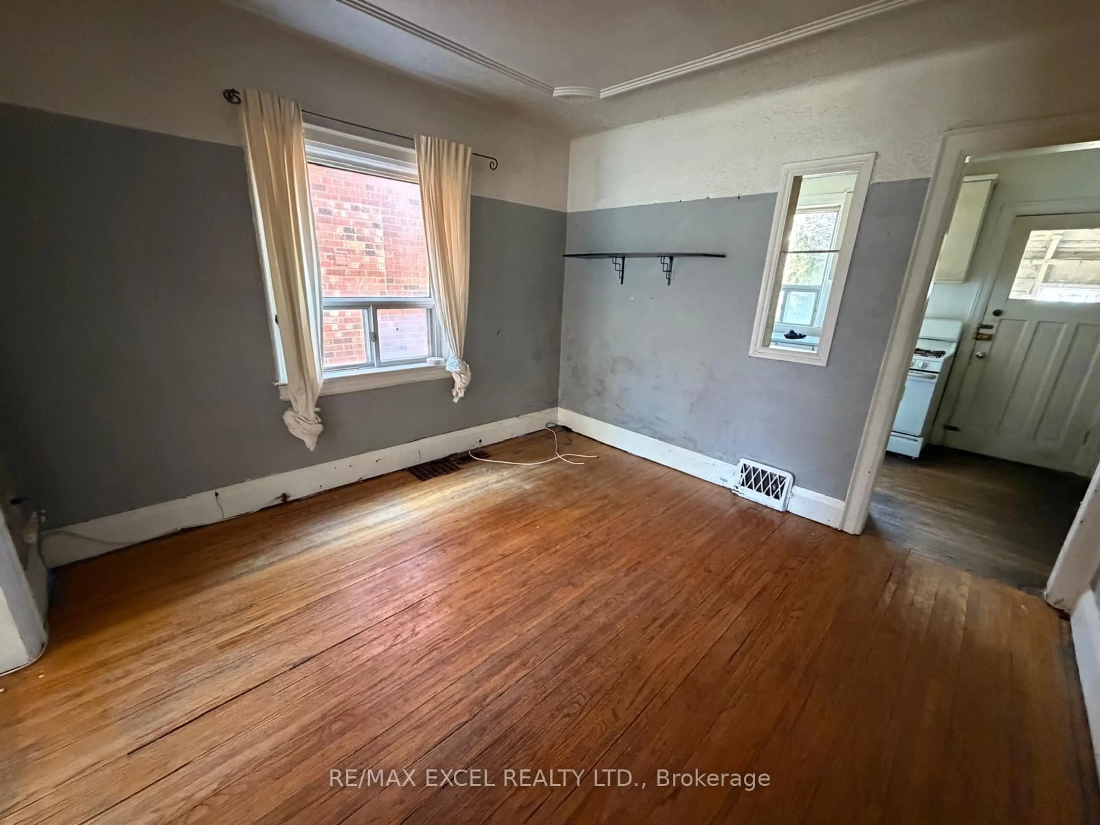 A pic of a room for 74 Banff Rd, Toronto Ontario M4S 2V5