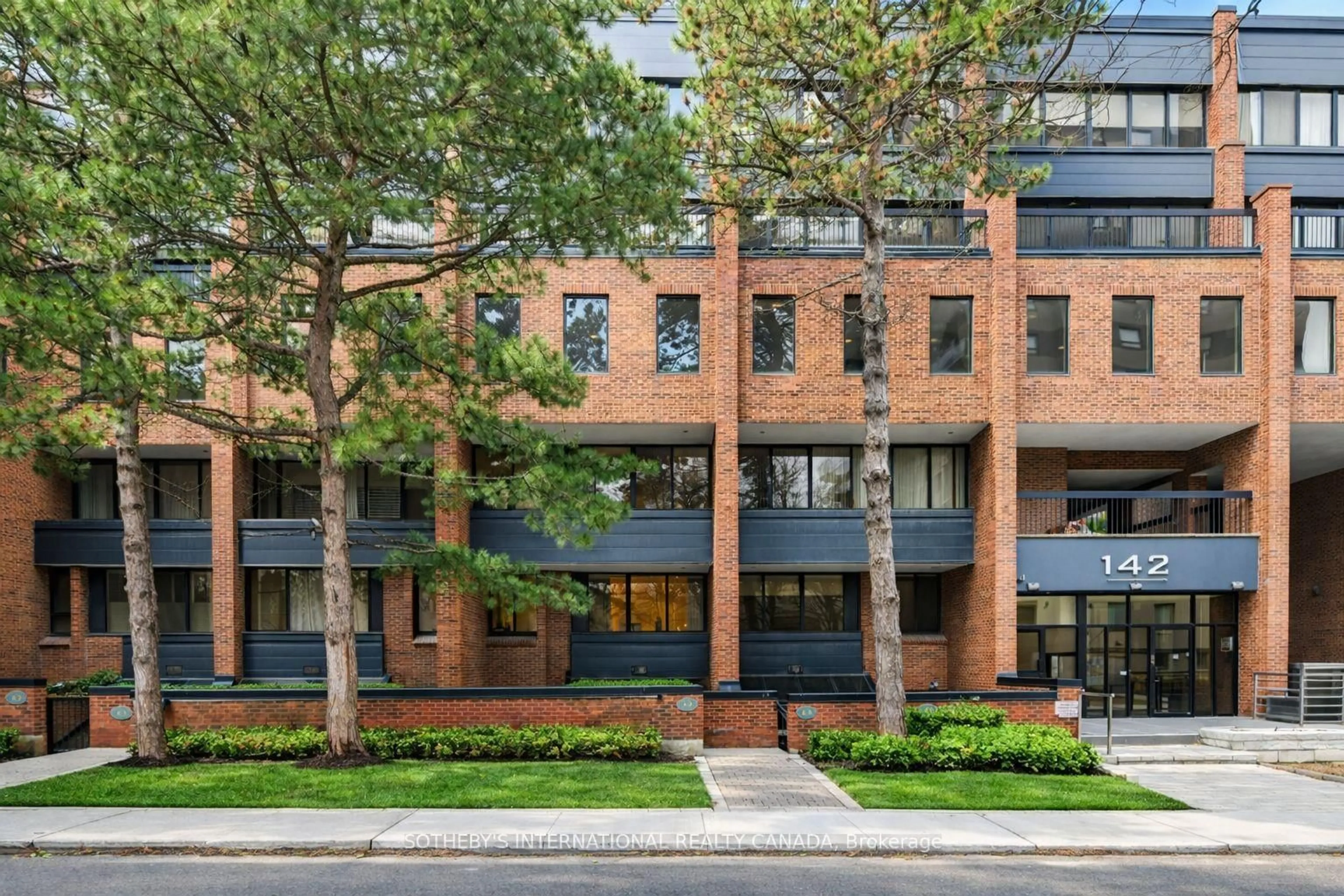 Home with brick exterior material, street for 142 Pears Ave #A4, Toronto Ontario M5R 1T2