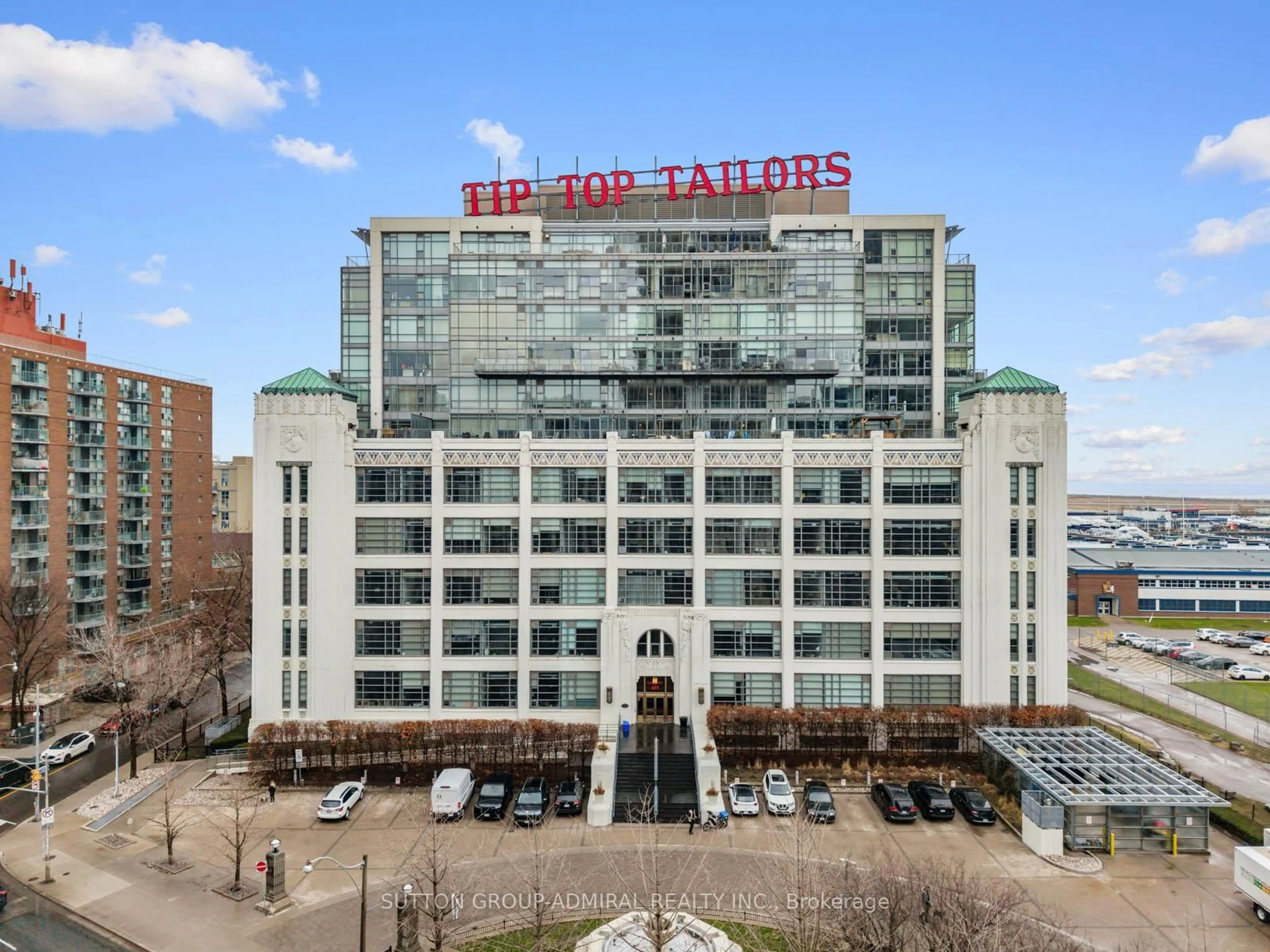 Patio, building for 637 Lake Shore Blvd #434, Toronto Ontario M5V 3J6