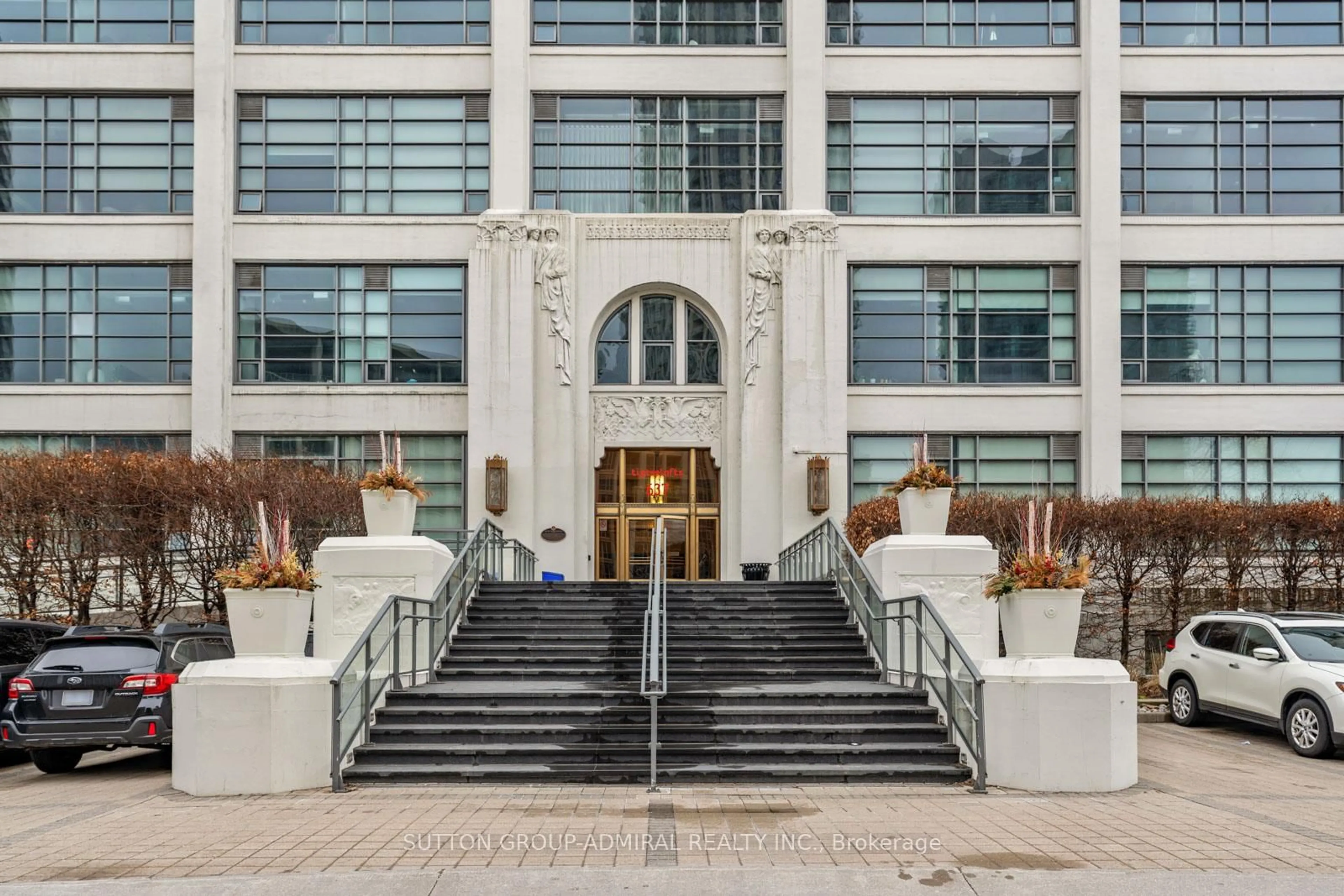 Indoor foyer for 637 Lake Shore Blvd #434, Toronto Ontario M5V 3J6