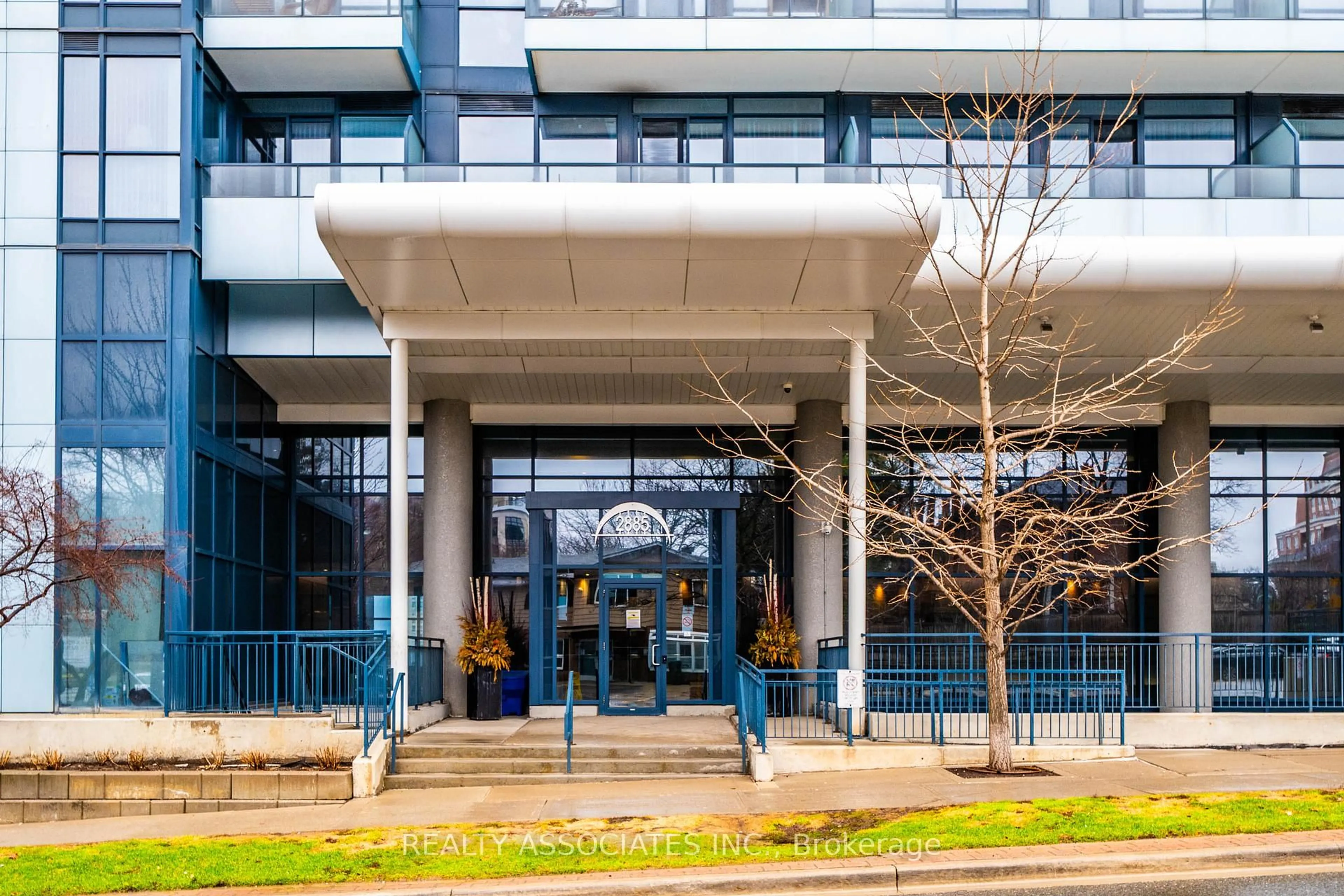 Indoor foyer for 2885 Bayview Ave #238, Toronto Ontario M2K 0A3