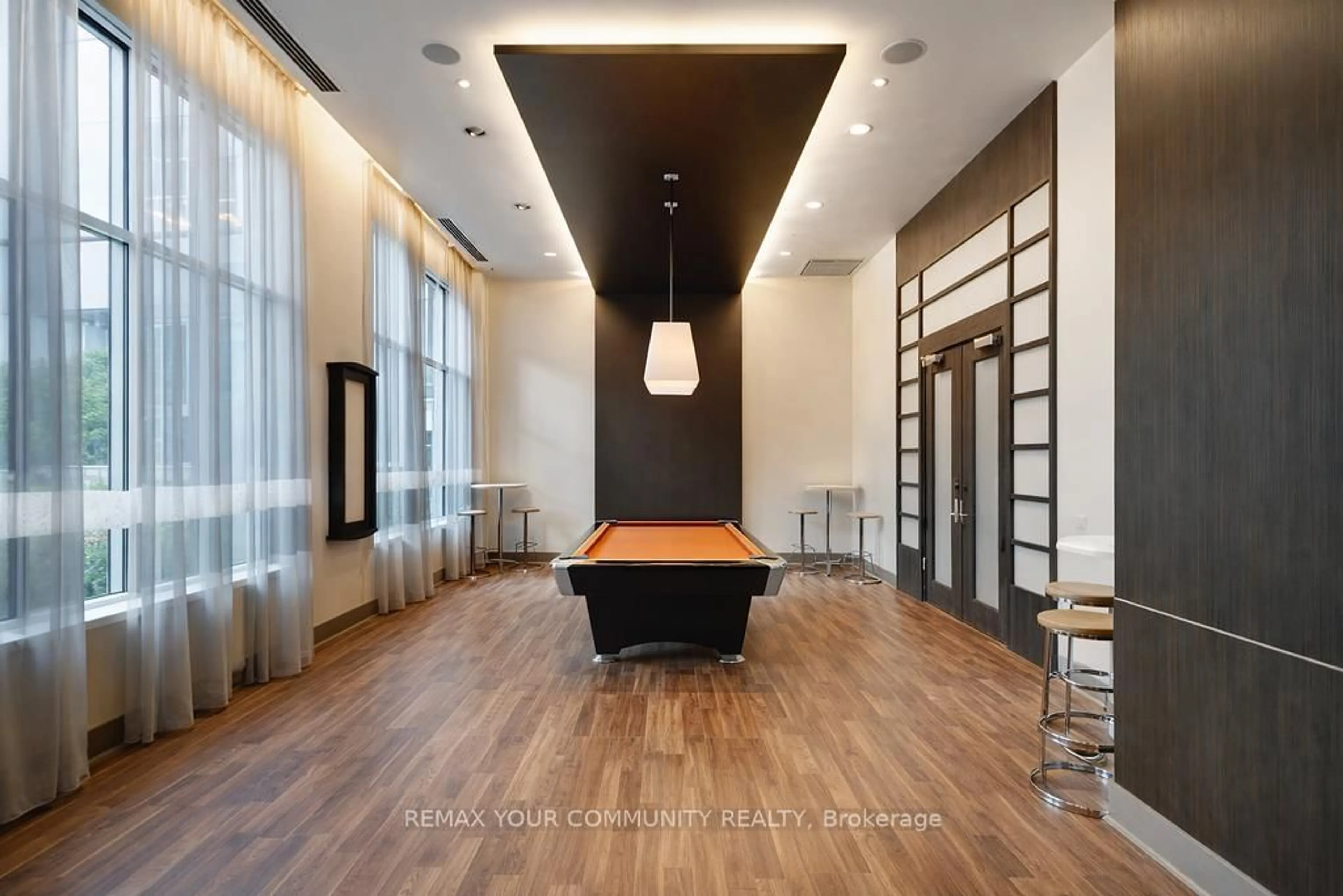 Indoor foyer for 181 Wynford Dr #1108, Toronto Ontario M3C 0C6