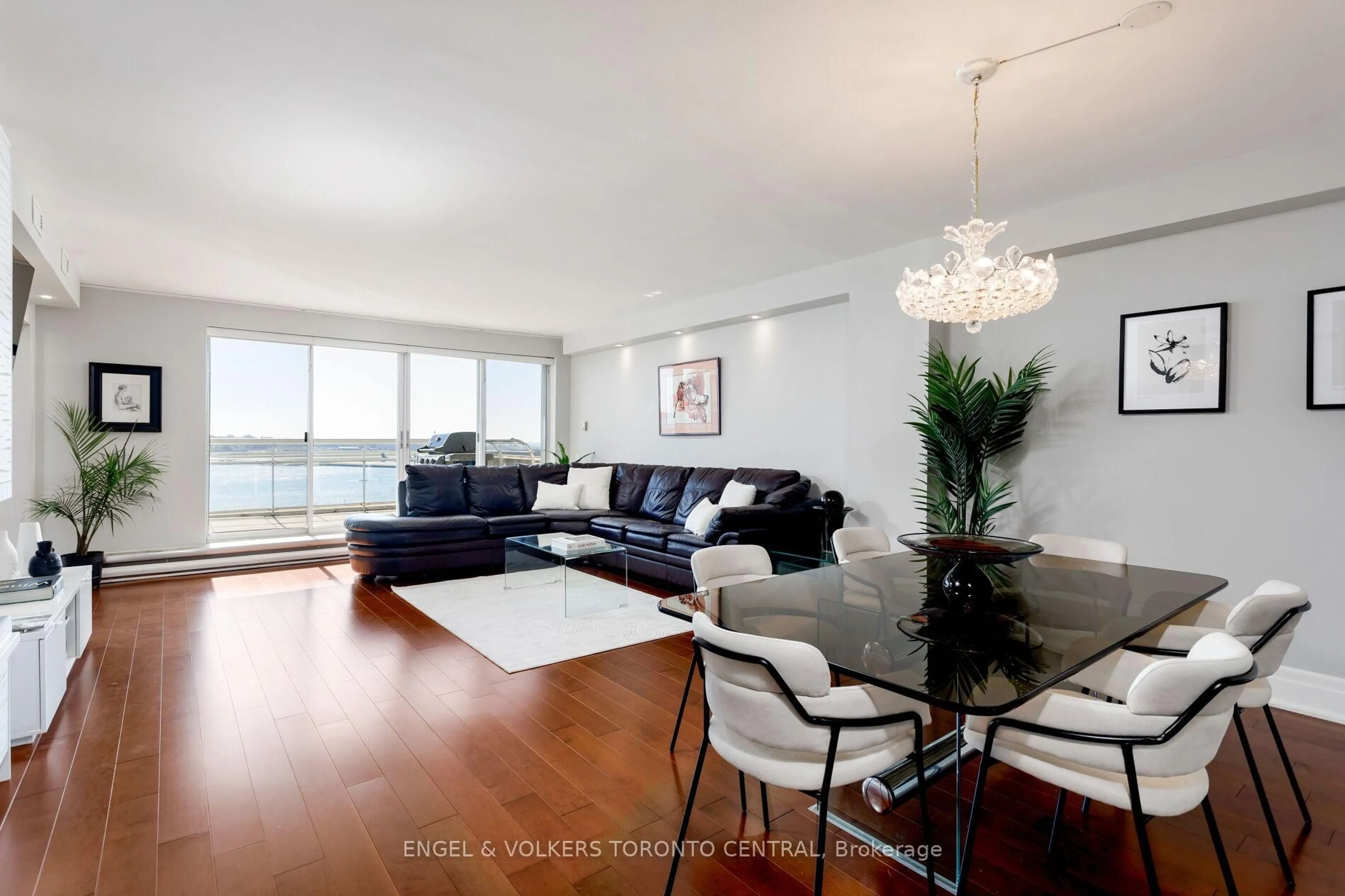 Living room with furniture, wood/laminate floor for 460 Queens Quay Way #803E, Toronto Ontario M5V 2Y5