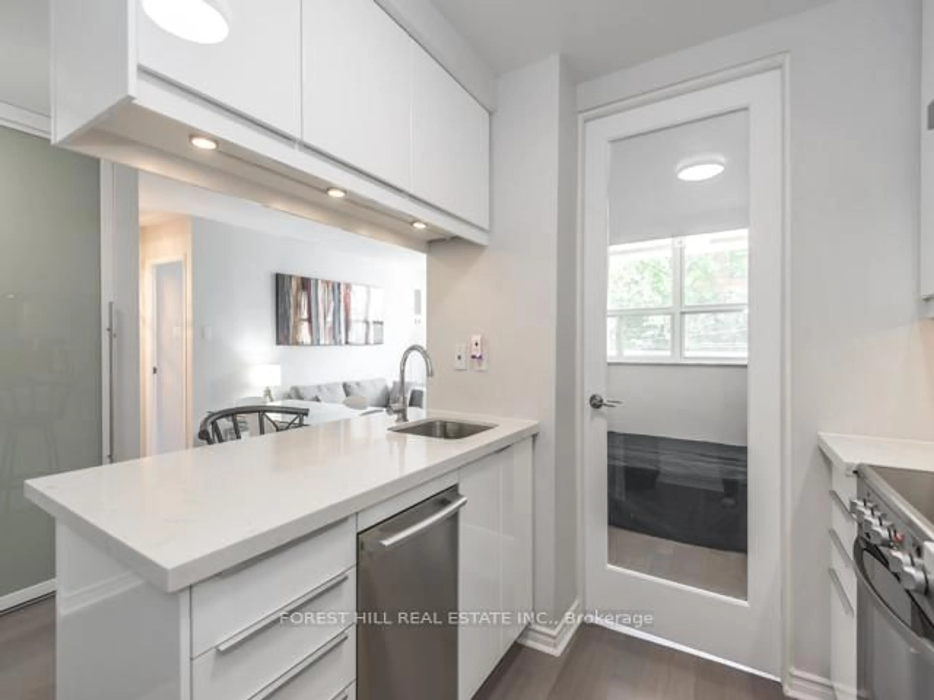 Unknown for 105 Mccaul St #202, Toronto Ontario M5T 2X4