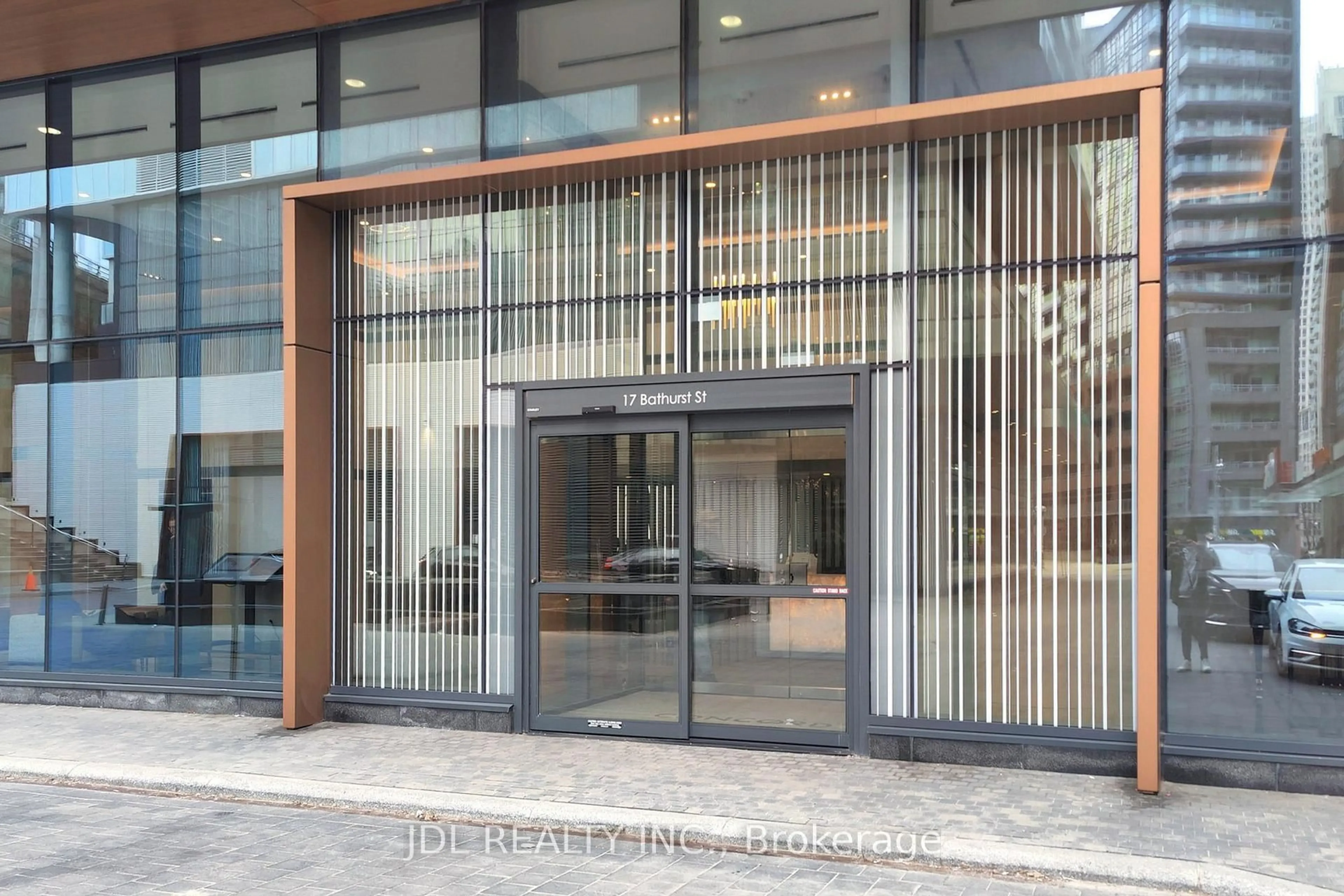 Indoor foyer for 17 Bathurst St #902, Toronto Ontario M5V 0N1