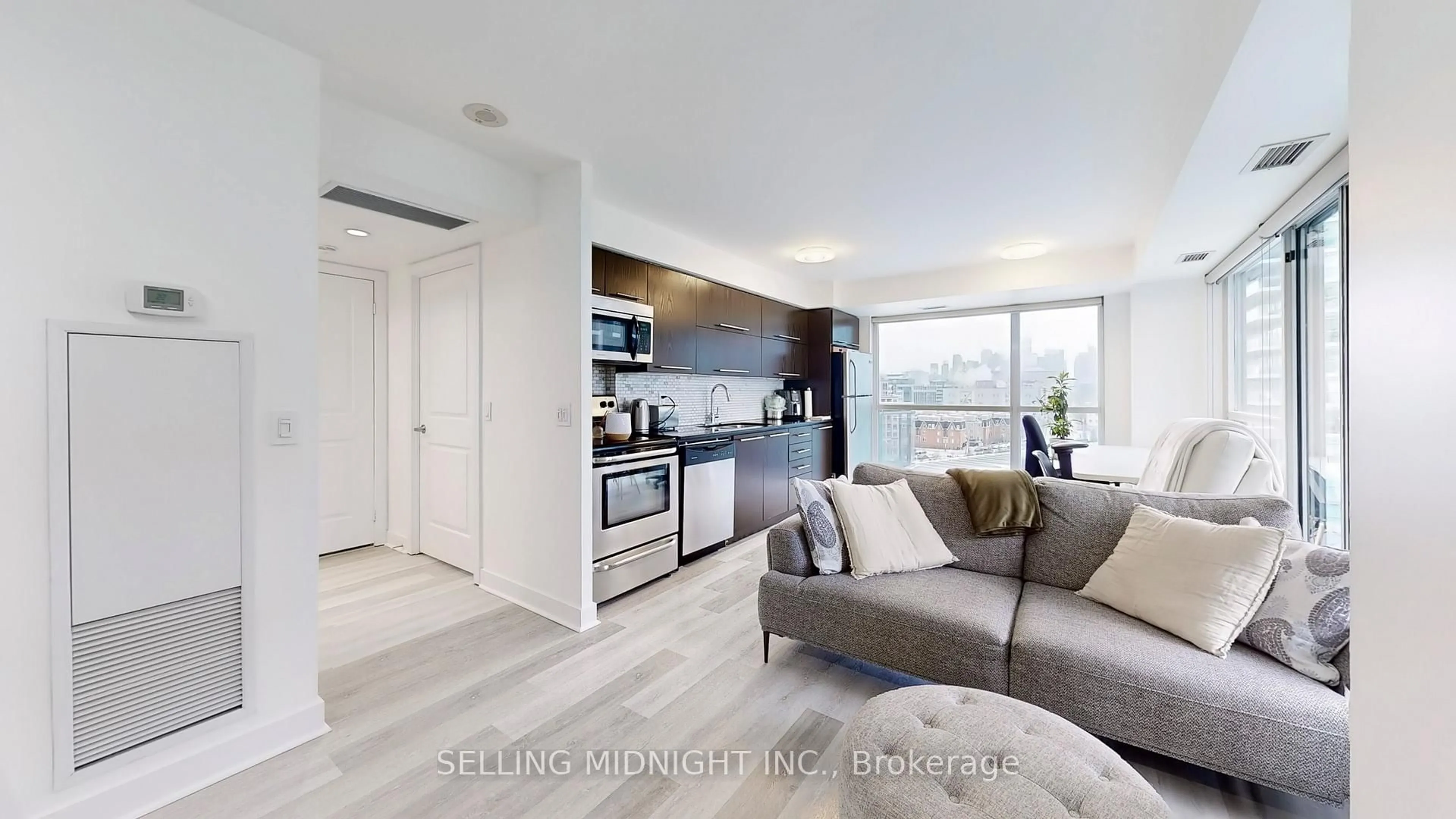 Open concept kitchen, unknown for 100 Western Battery Rd #711, Toronto Ontario M6K 3S2