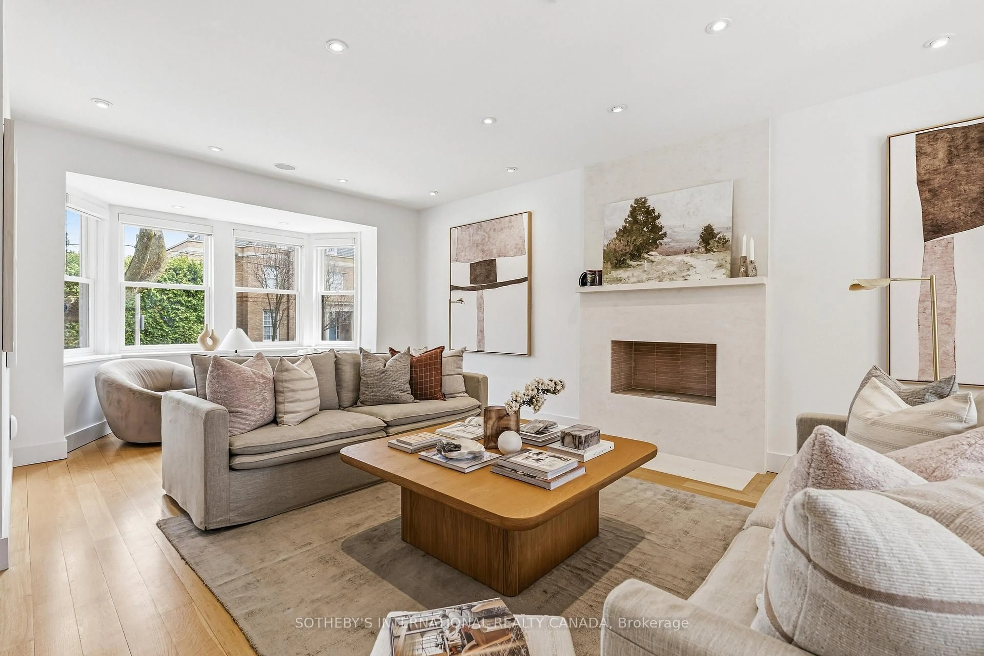 Living room with furniture, unknown for 12 Highland Cres, Toronto Ontario M4W 2S7