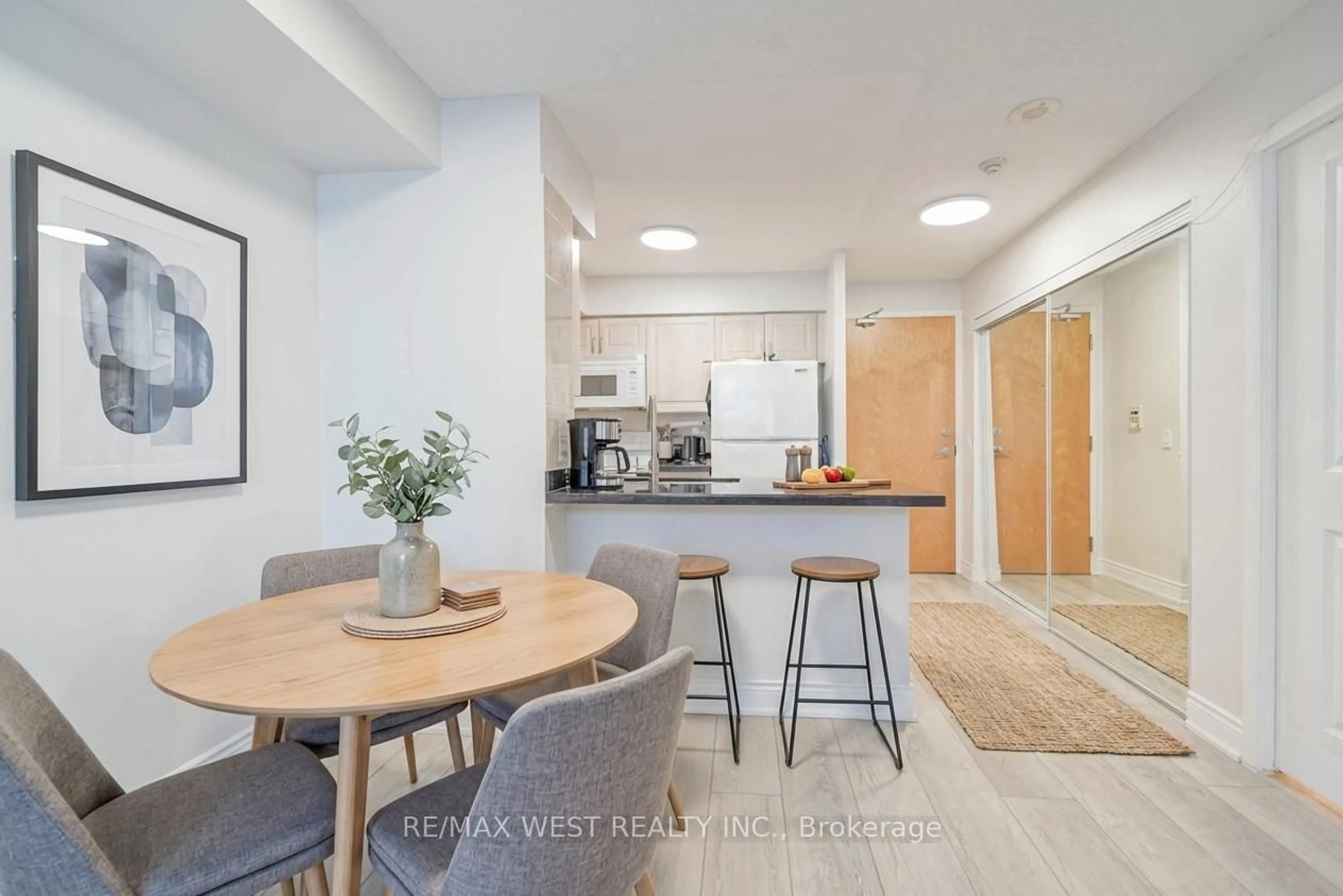 Open concept kitchen, unknown for 4978 Yonge St #2909, Toronto Ontario M2N 7G8