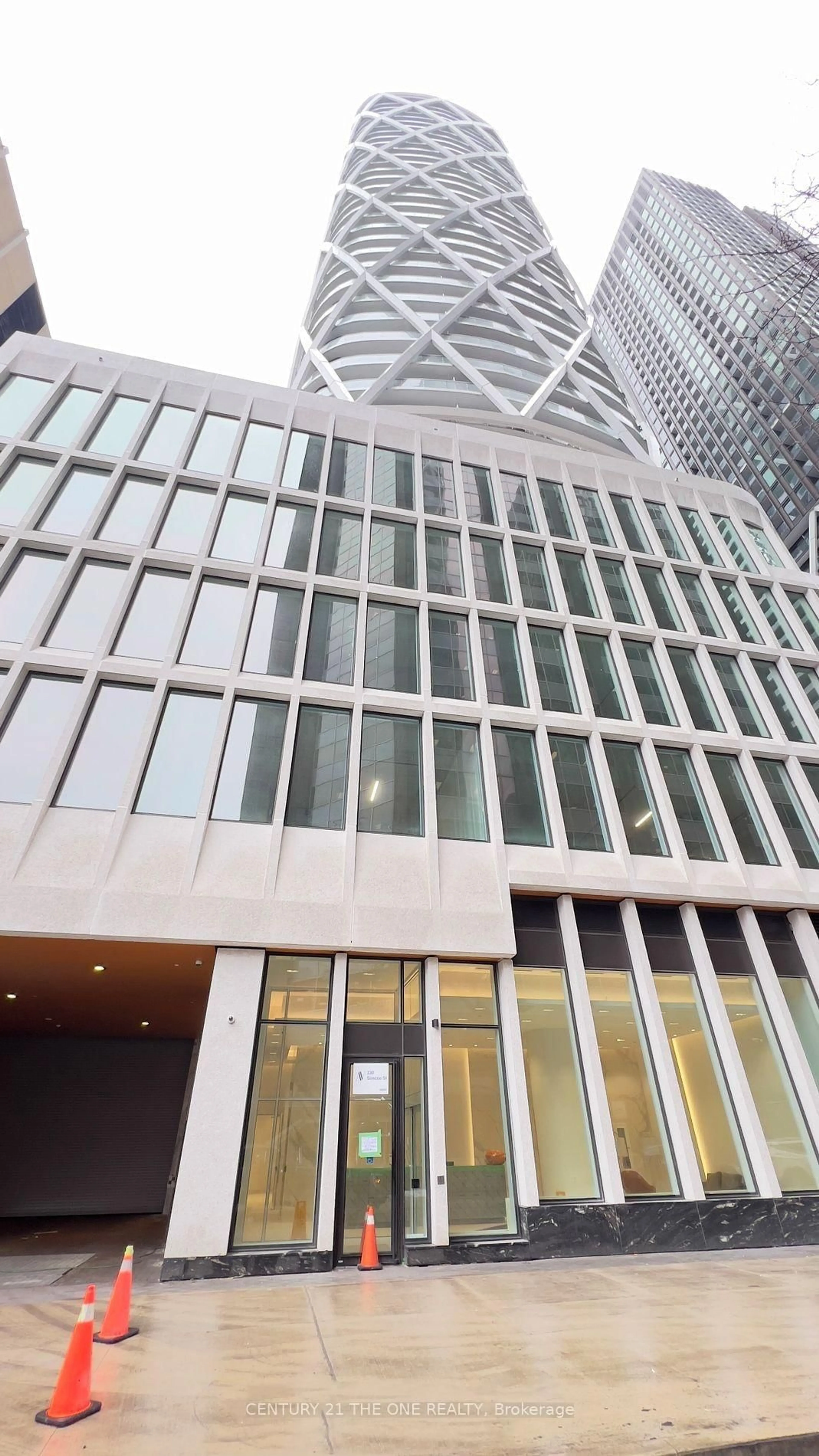 Indoor foyer for 230 Simcoe St #2417, Toronto Ontario M5T 1T4