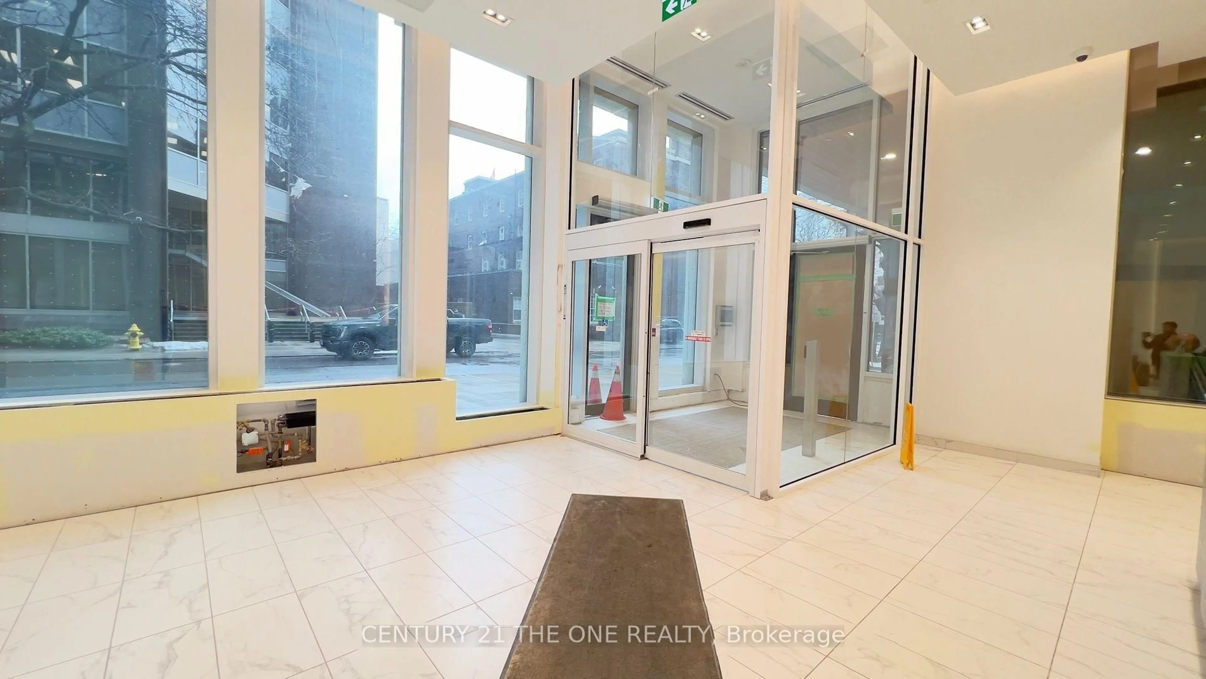 Indoor foyer for 230 Simcoe St #2417, Toronto Ontario M5T 1T4