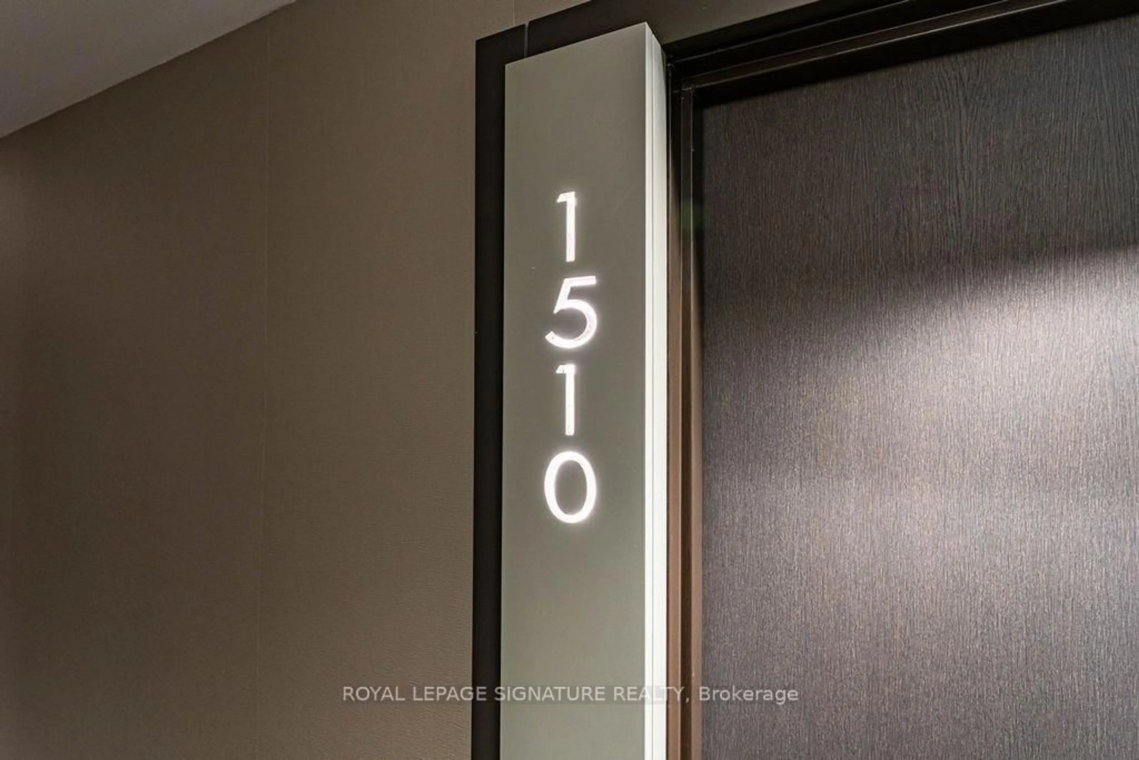 Indoor foyer for 16 Bonnycastle St #1510, Toronto Ontario M5A 4M6