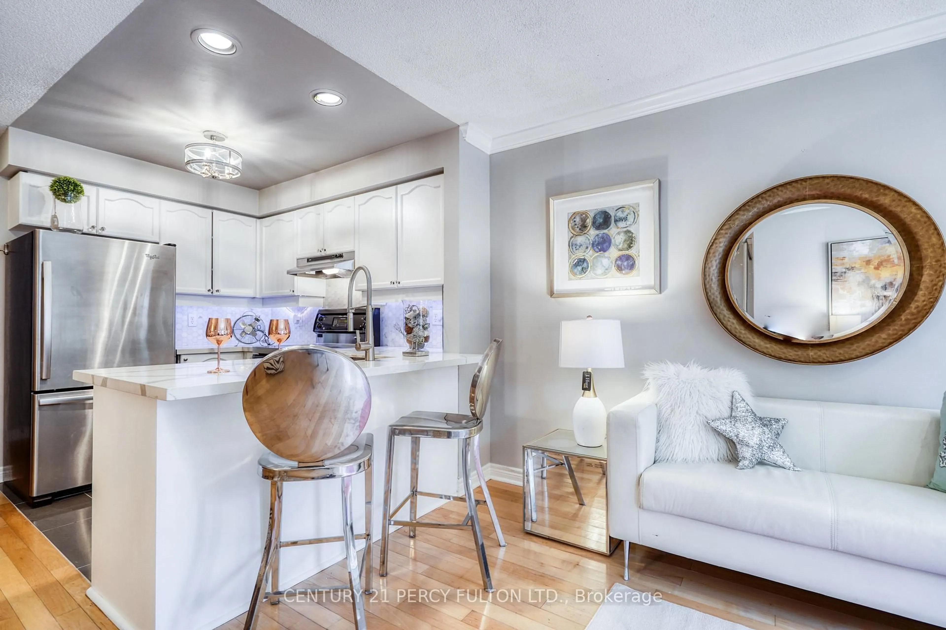 Open concept kitchen, unknown for 232 St George St #TH22, Toronto Ontario M5R 2N5