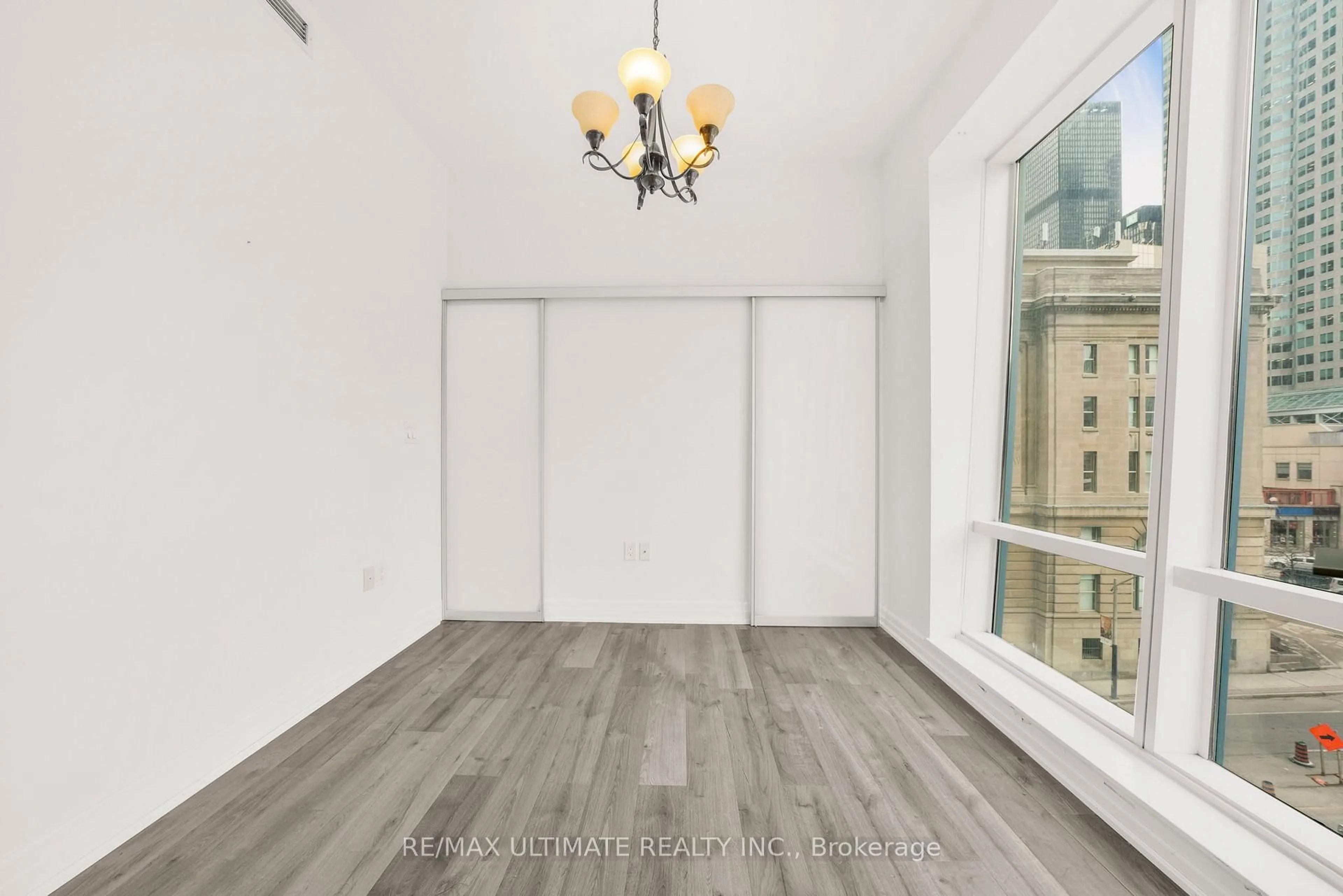 A pic of a room for 8 The Esplanade St #506, Toronto Ontario M5E 0A6