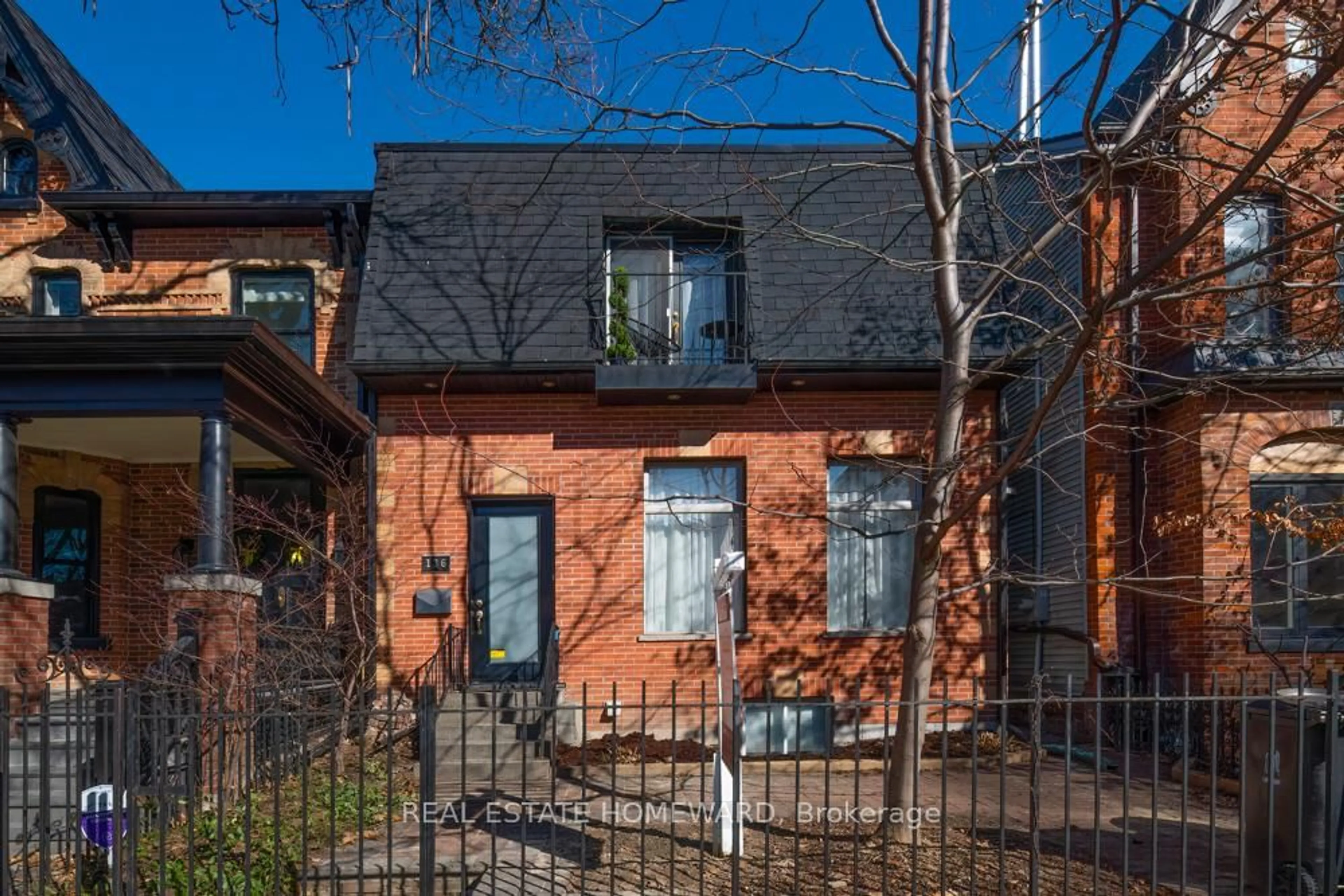 Home with brick exterior material, street for 136 Spruce St, Toronto Ontario M5A 2J5