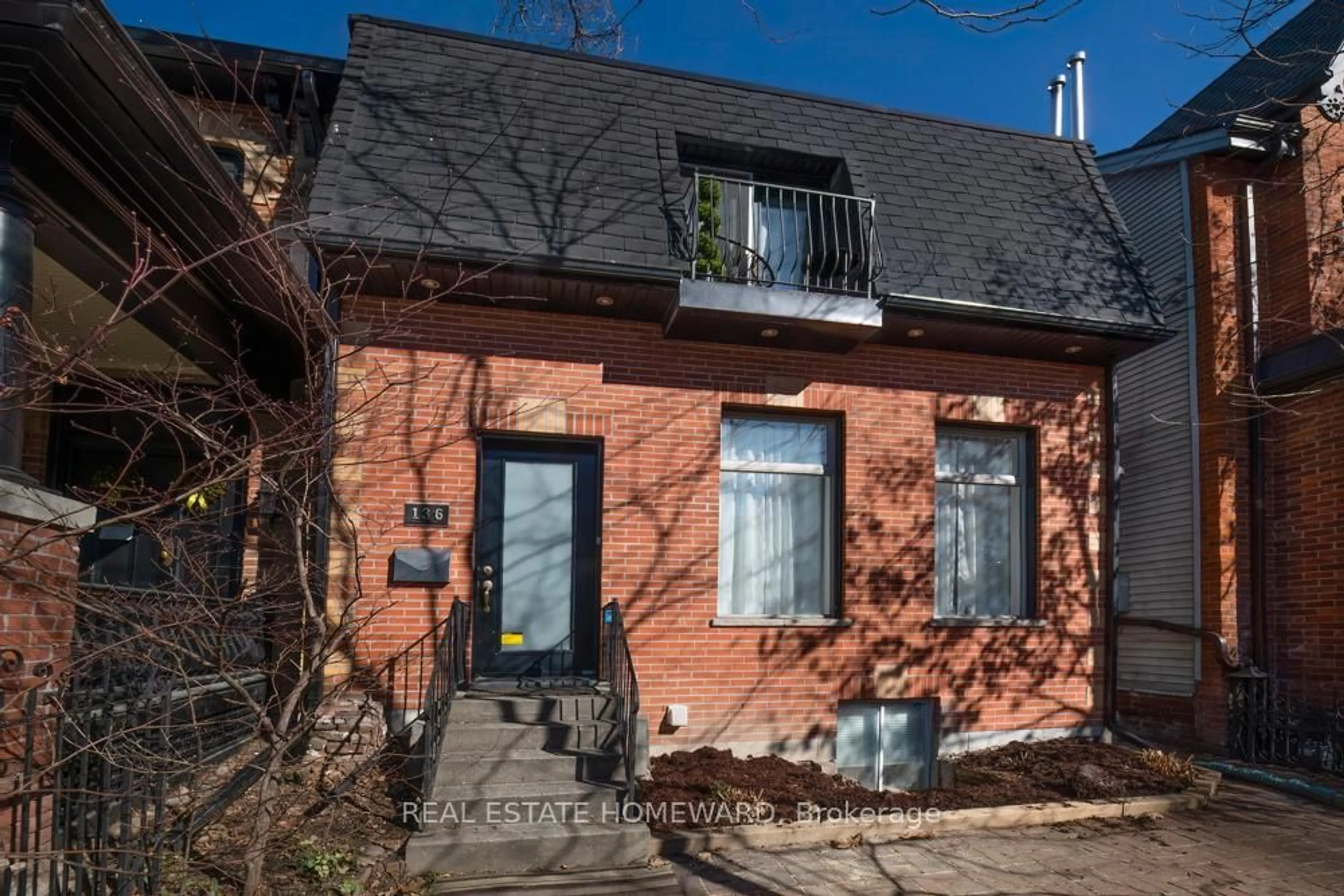 Home with brick exterior material, street for 136 Spruce St, Toronto Ontario M5A 2J5