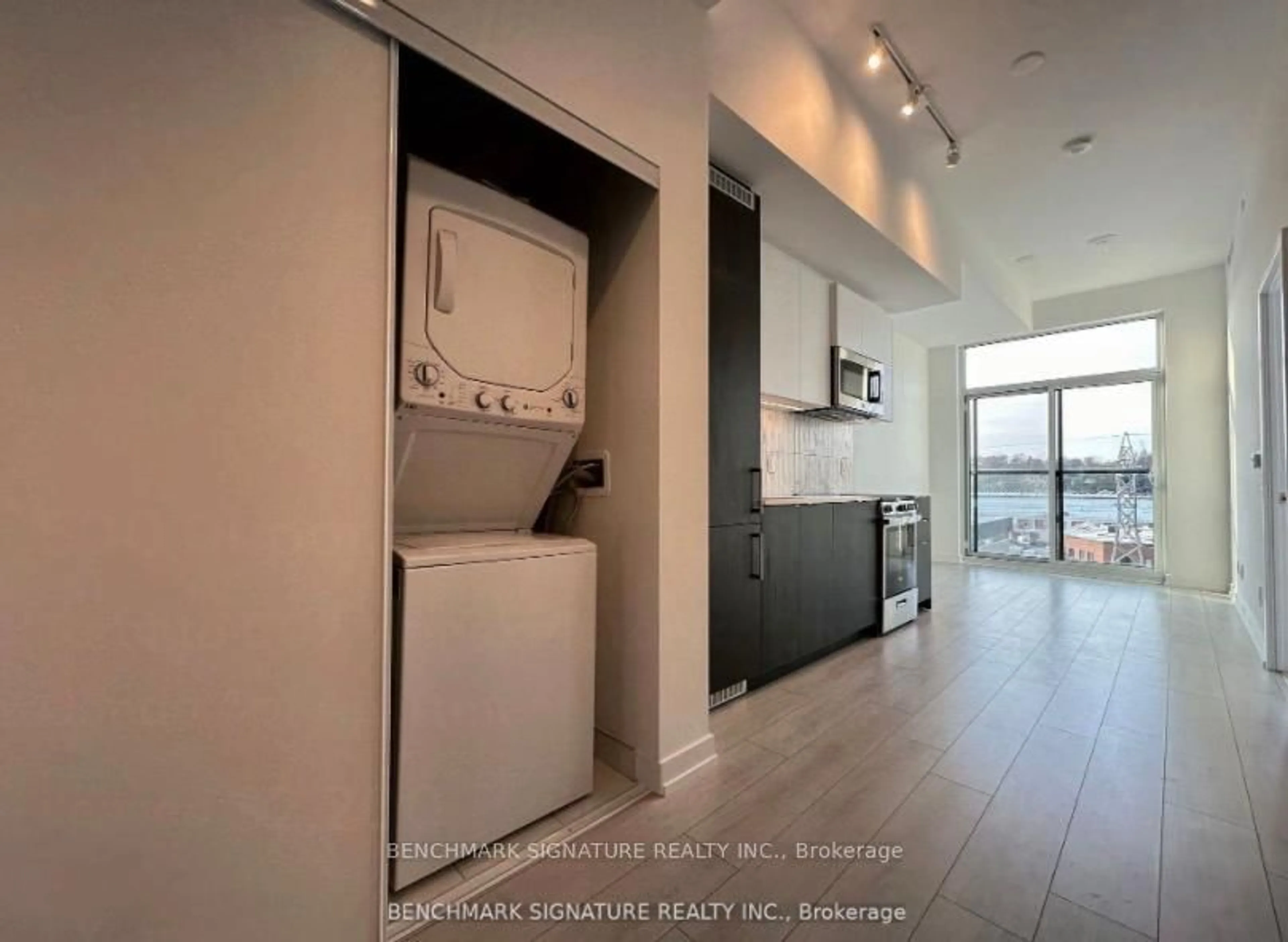 Unknown for 500 Dupont St #709, Toronto Ontario M6G 1Y7