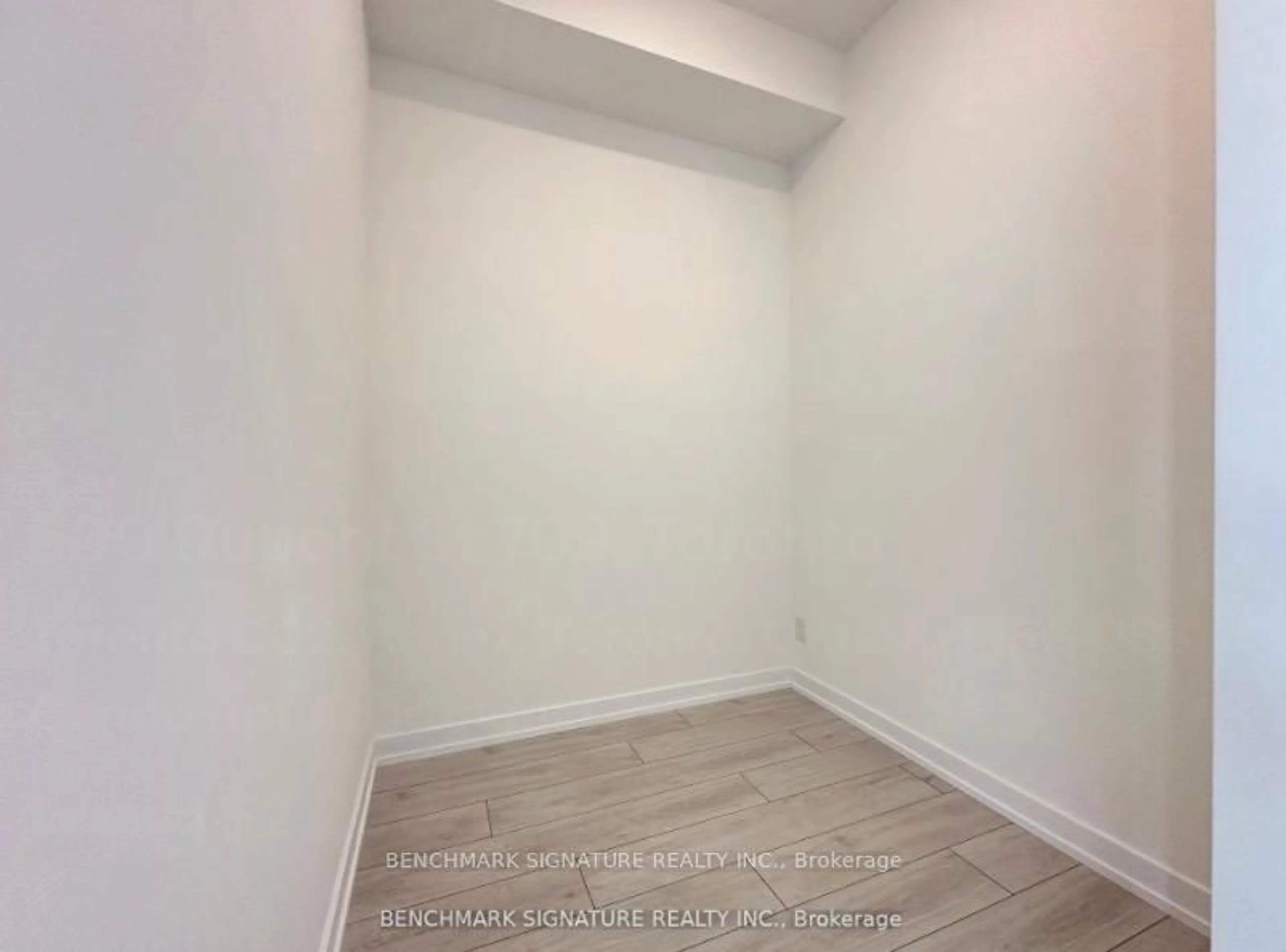 A pic of a room for 500 Dupont St #709, Toronto Ontario M6G 1Y7