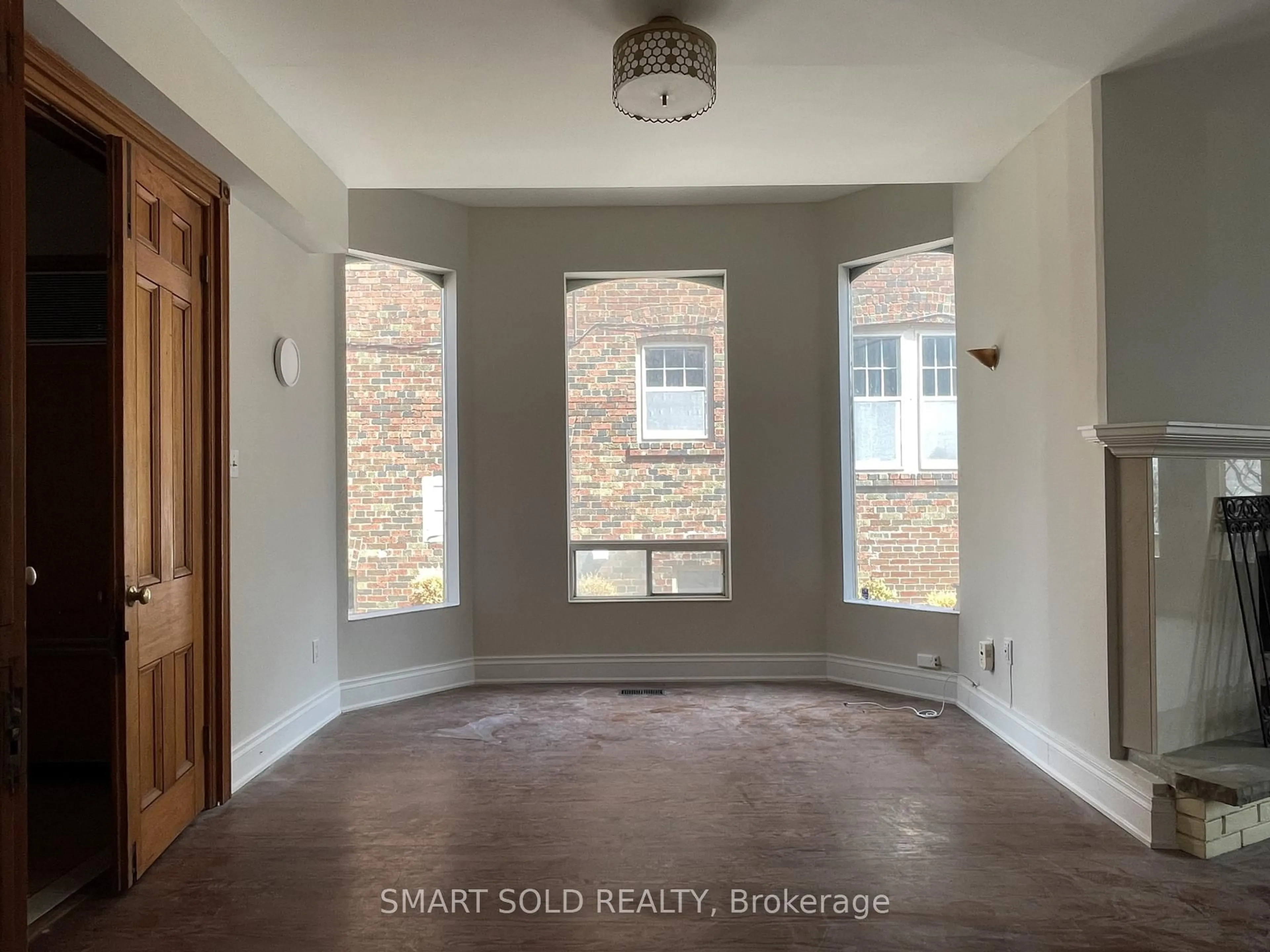 Indoor entryway for 42 Amelia St, Toronto Ontario M4X 1E1