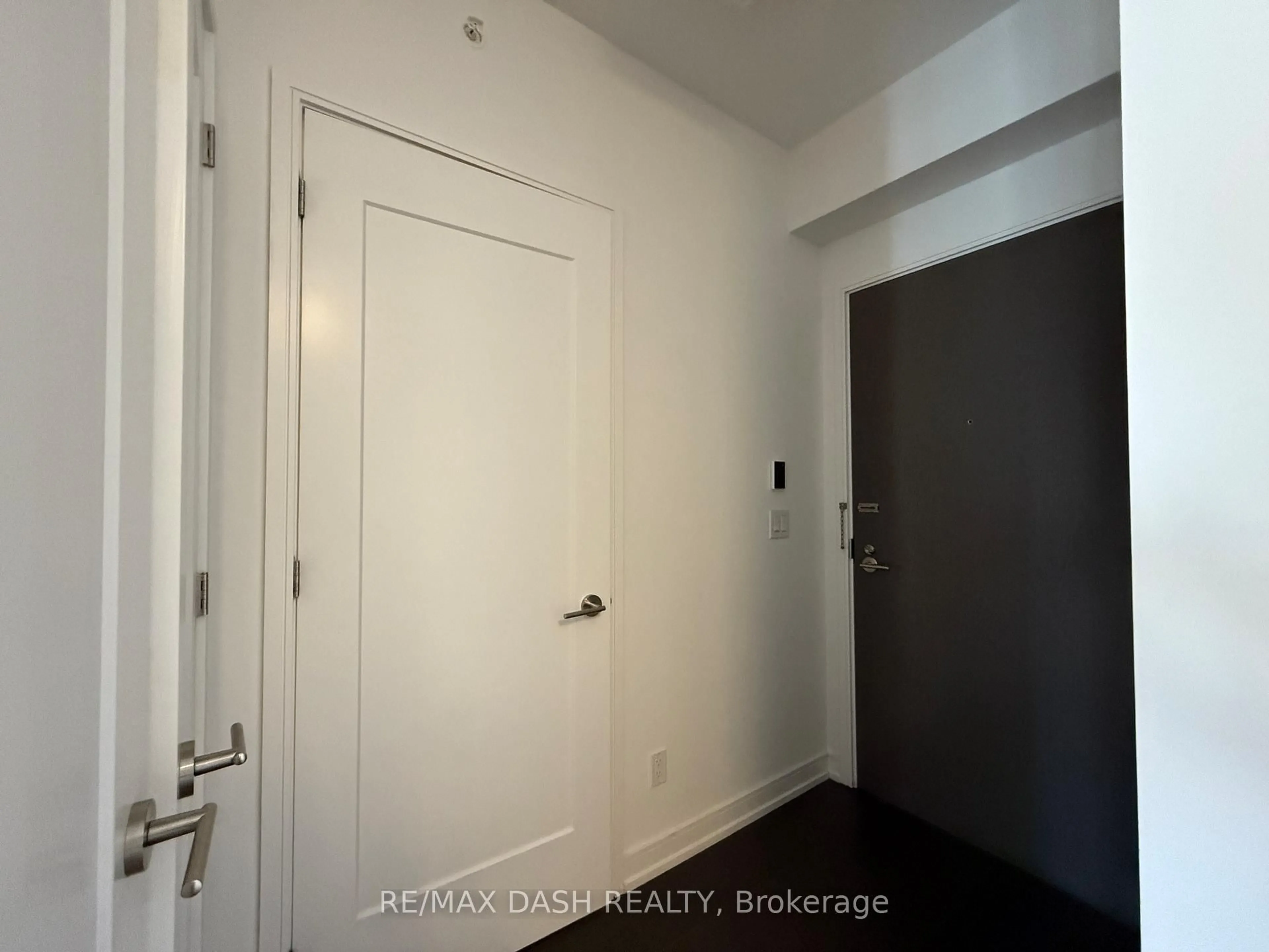 Indoor entryway for 88 Scott St #2501, Toronto Ontario M5E 0A9