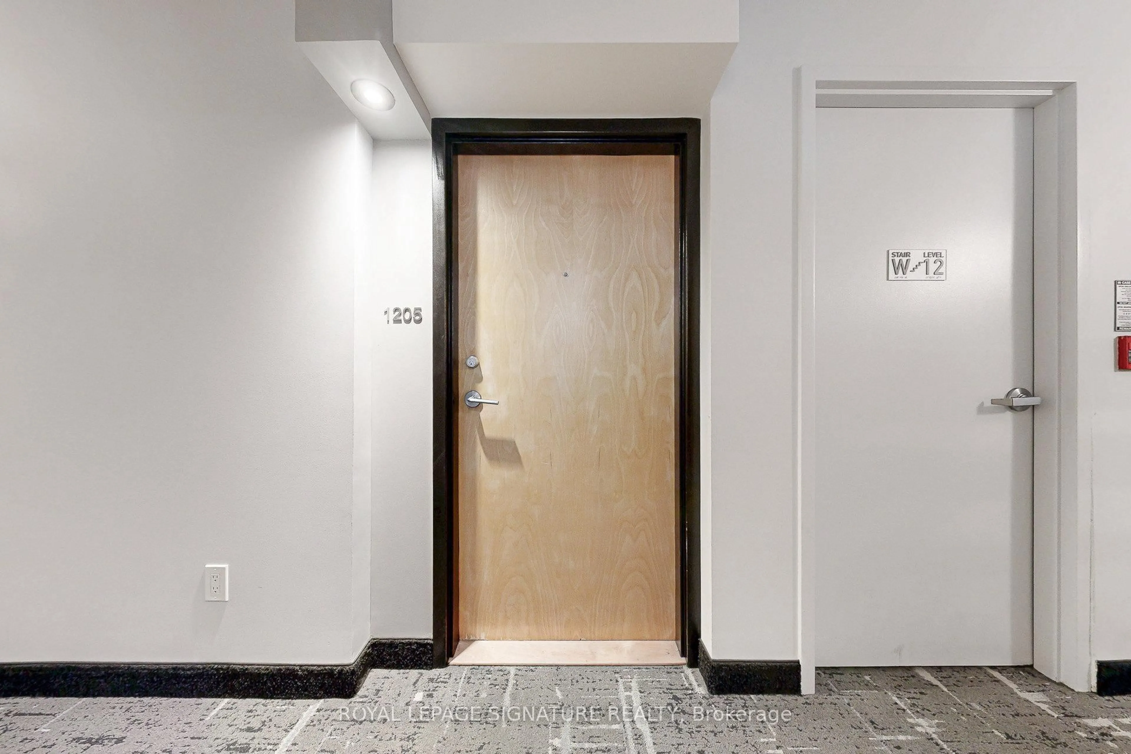 Indoor foyer for 39 Parliament St #1205, Toronto Ontario M5A 4R2