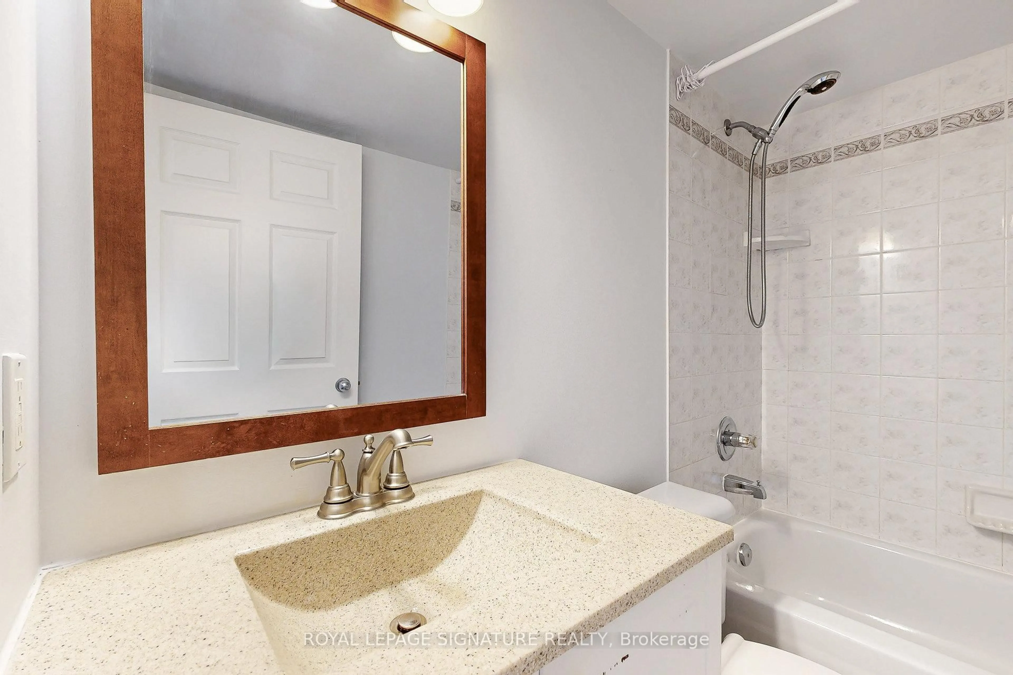 Standard bathroom, ceramic/tile floor for 39 Parliament St #1205, Toronto Ontario M5A 4R2