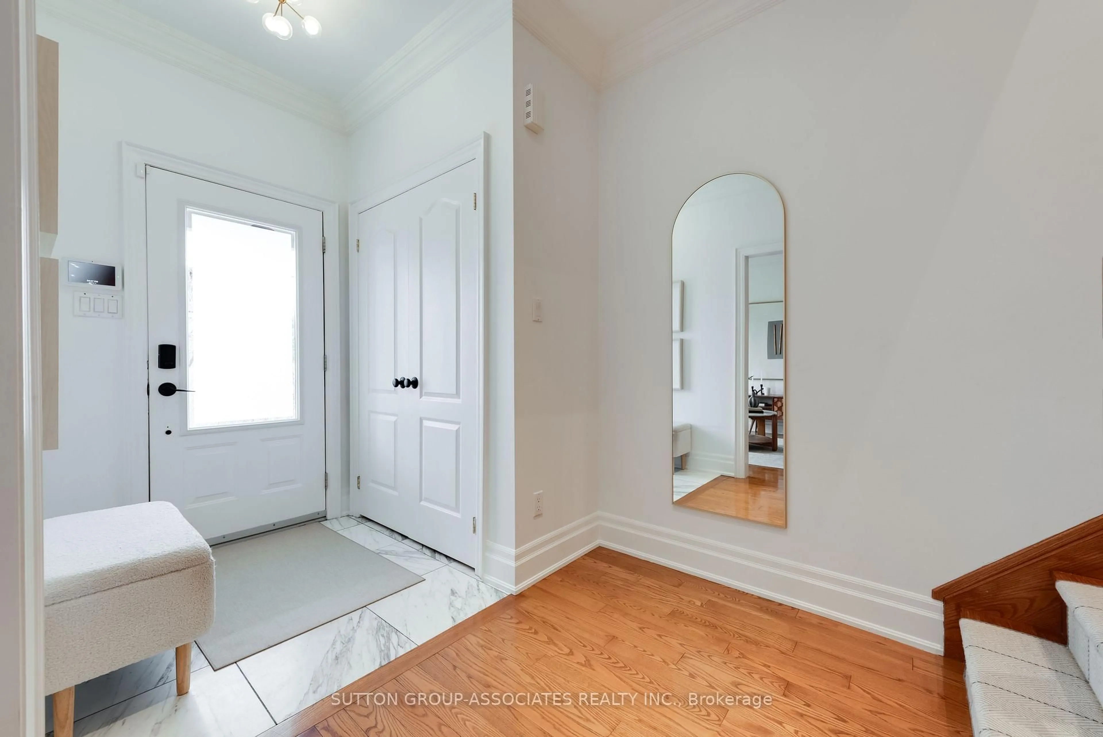 Indoor entryway for 4 Coates Ave, Toronto Ontario M6C 1K7