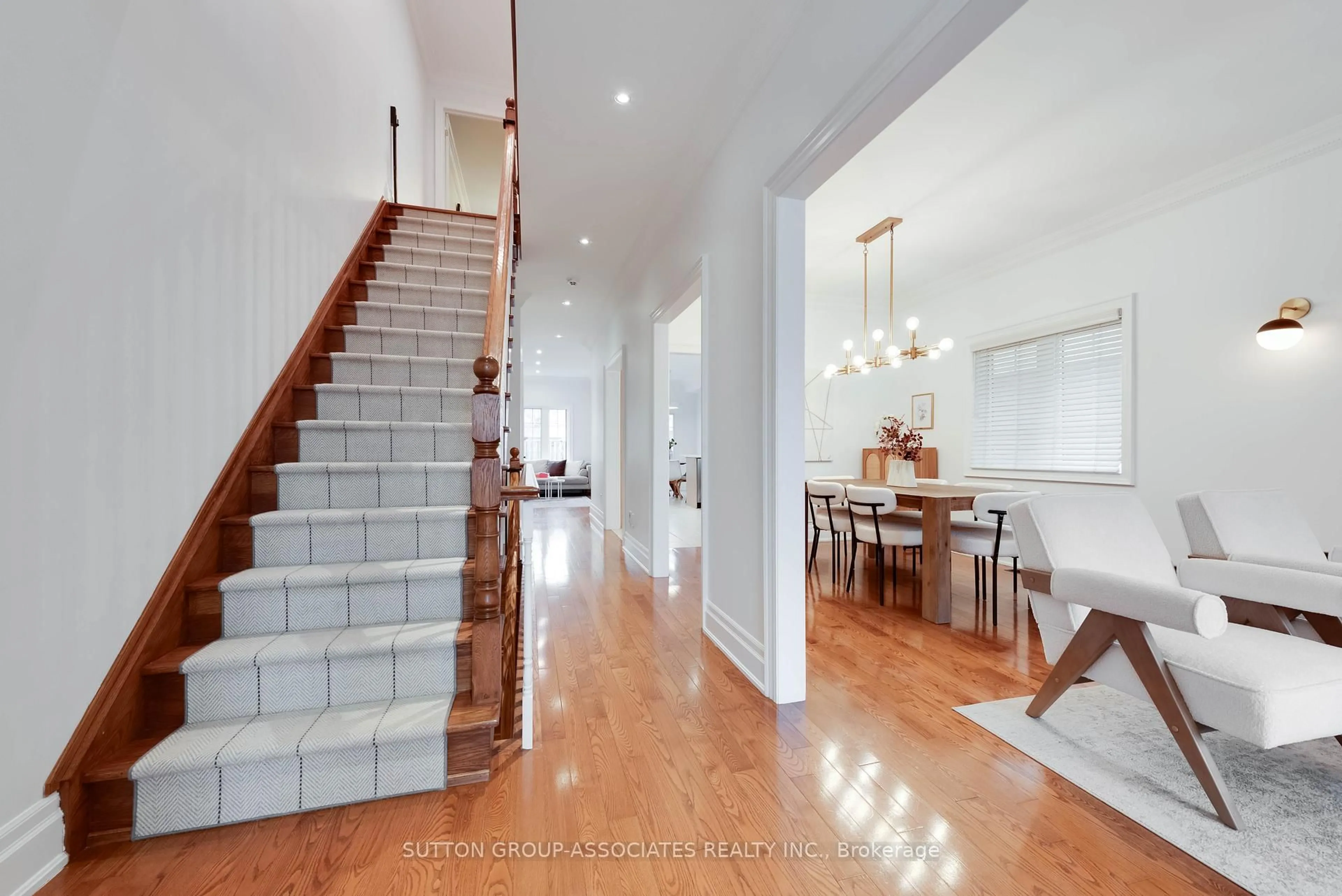 Indoor foyer for 4 Coates Ave, Toronto Ontario M6C 1K7