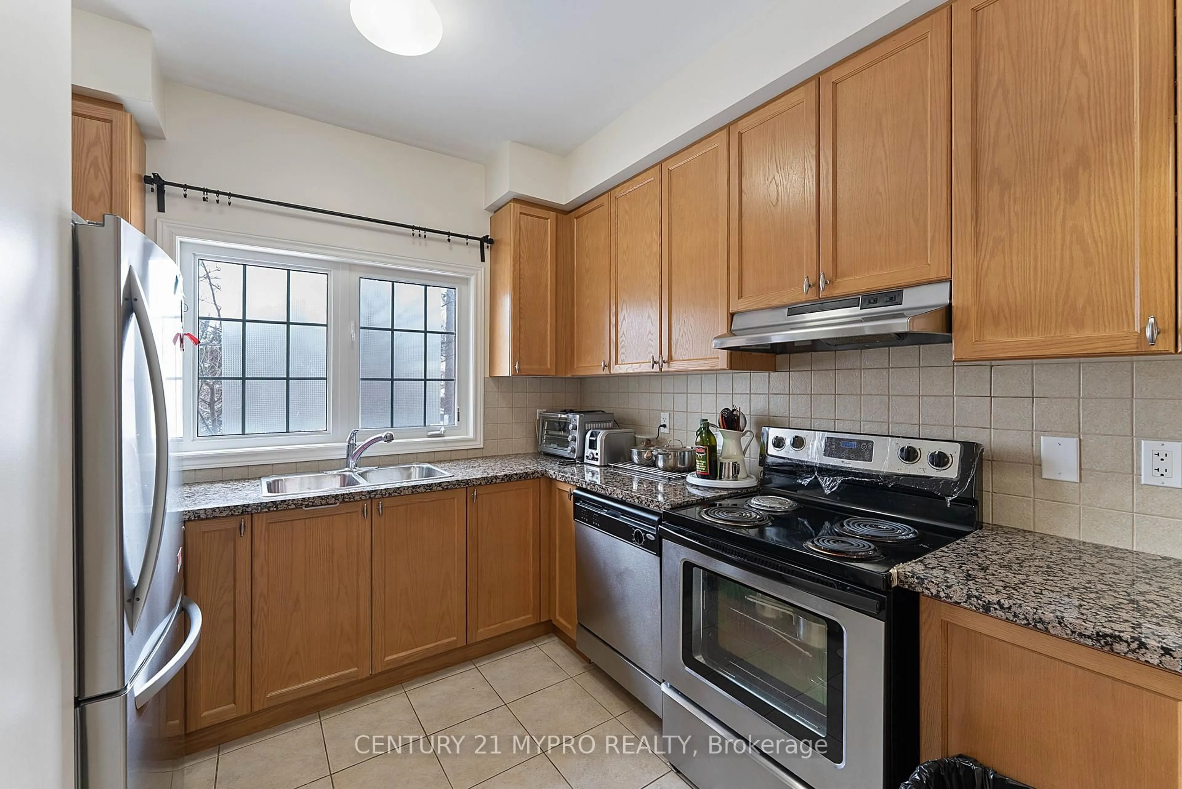 Standard kitchen, ceramic/tile floor for 175B Finch Ave, Toronto Ontario M2N 4R8