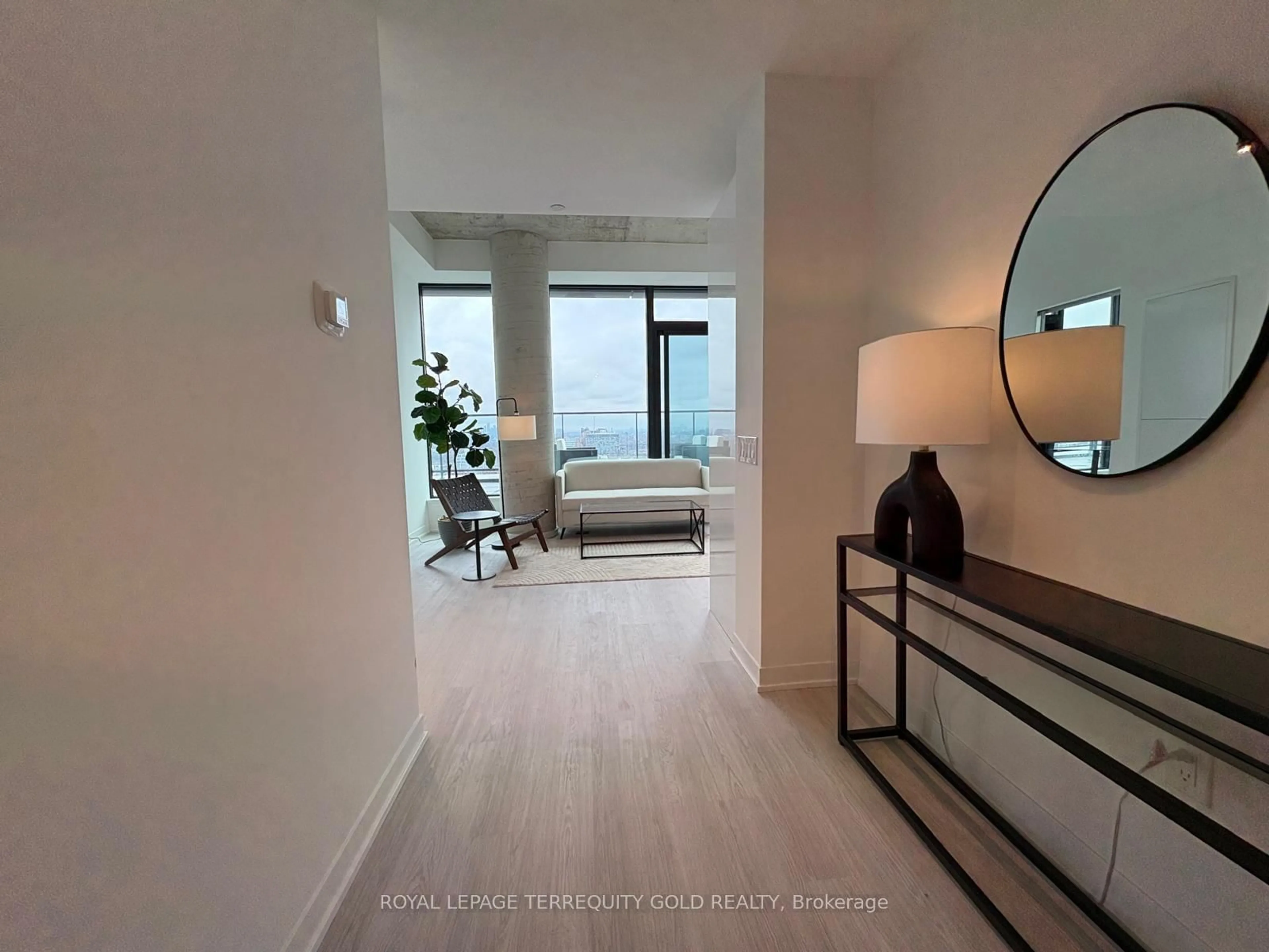 Indoor entryway for 195 McCaul St #2003, Toronto Ontario M5T 0E5