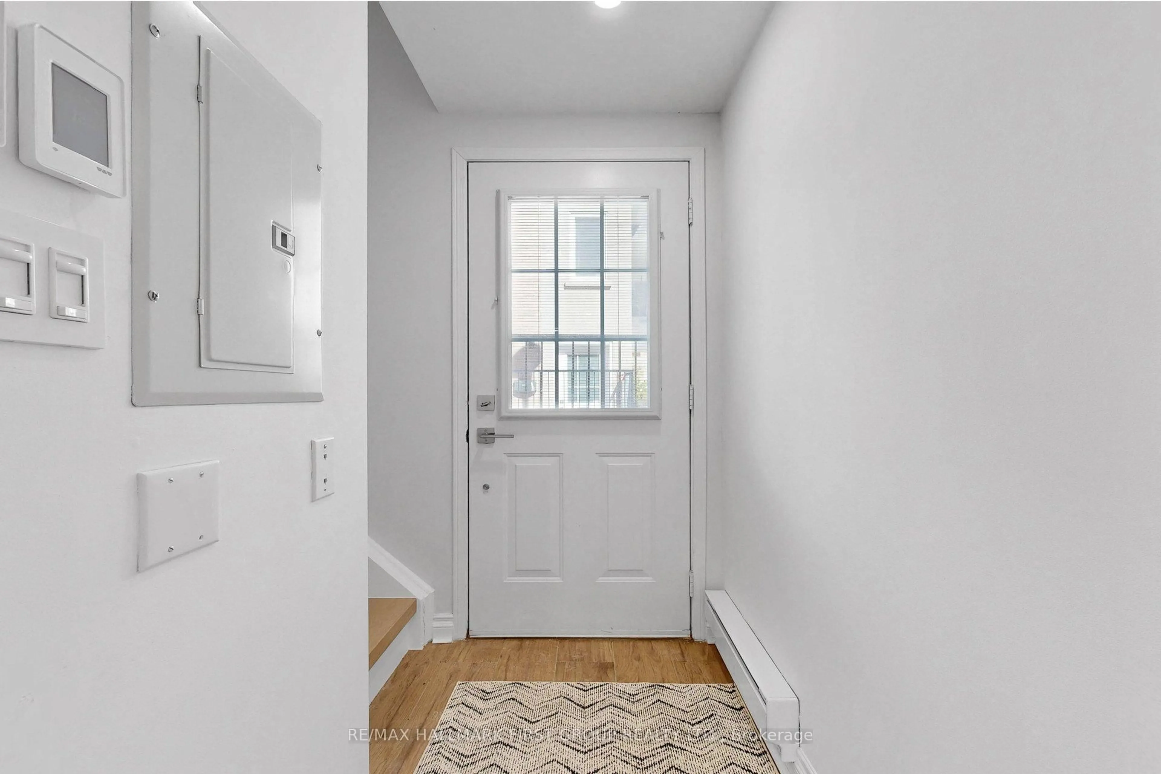 Indoor entryway for 40 Merchant Lane #113, Toronto Ontario M6P 4J6