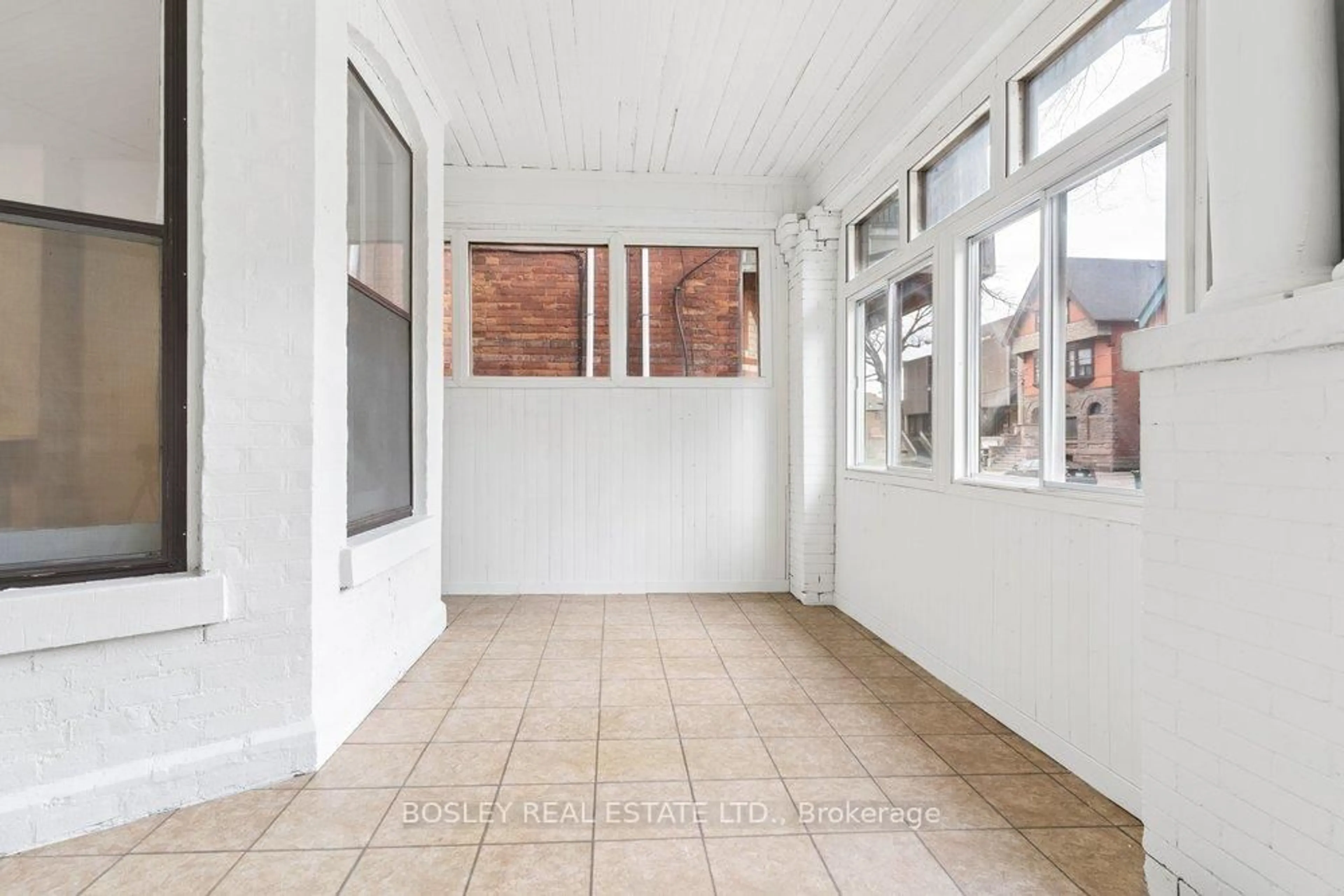 Indoor foyer for 221 Beverley St, Toronto Ontario M5T 1Z4