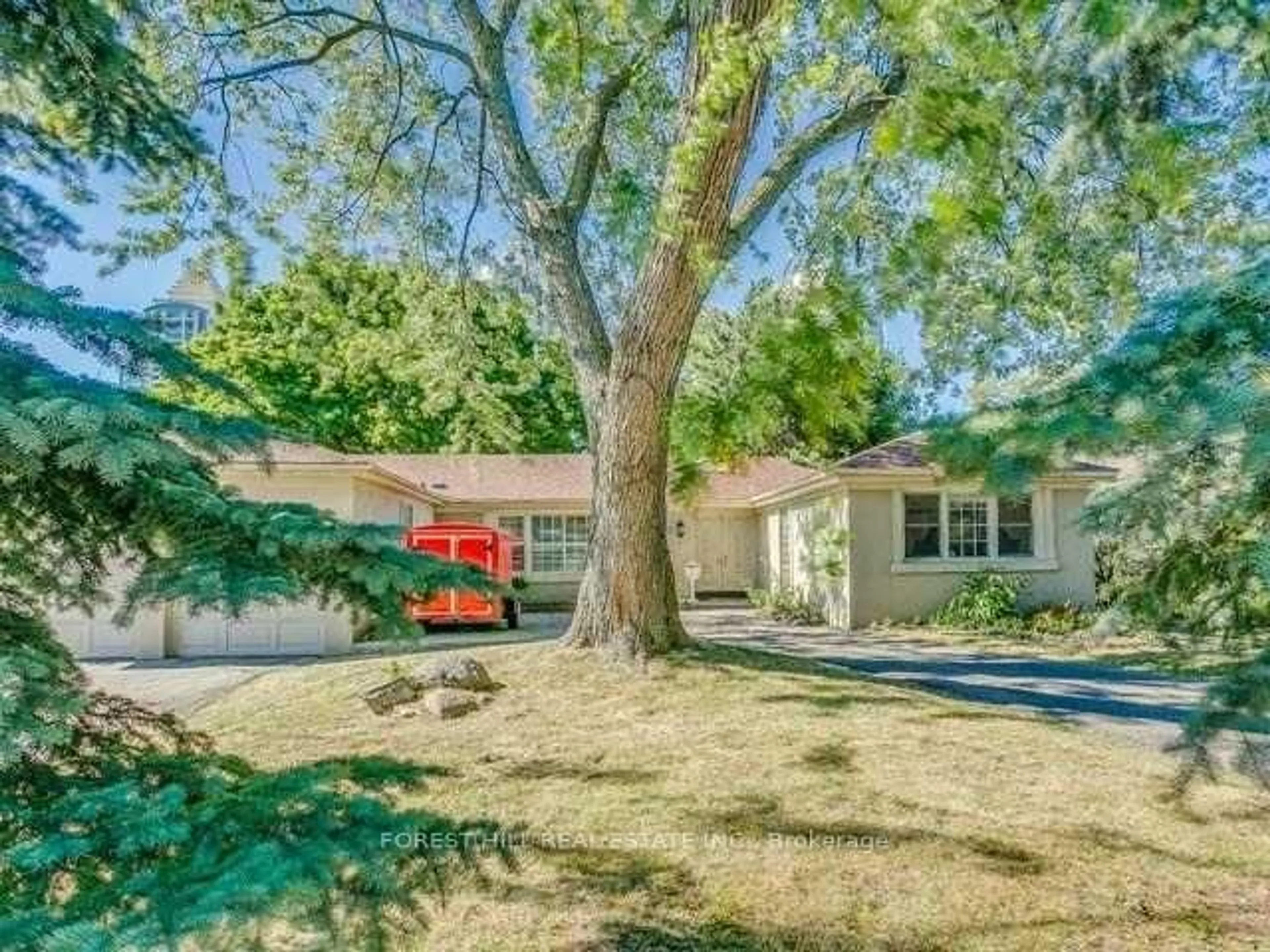 A pic from outside/outdoor area/front of a property/back of a property/a pic from drone, street for 62 Northdale Rd, Toronto Ontario M2L 2M1