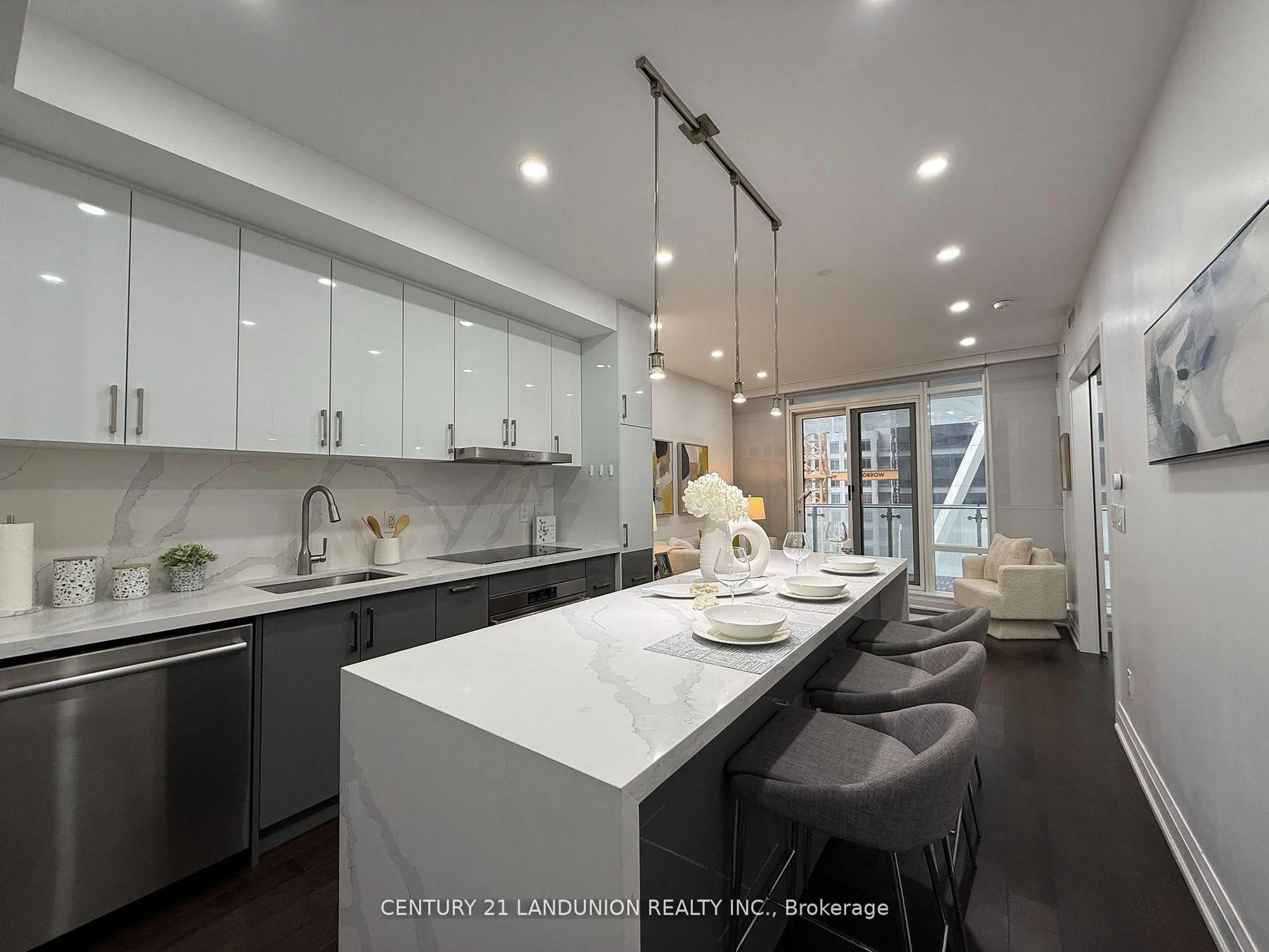 Open concept kitchen, ceramic/tile floor for 1 Bloor St #1508, Toronto Ontario M4W 0A8