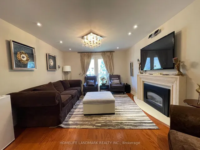 35 Gardiner Rd, Toronto 5