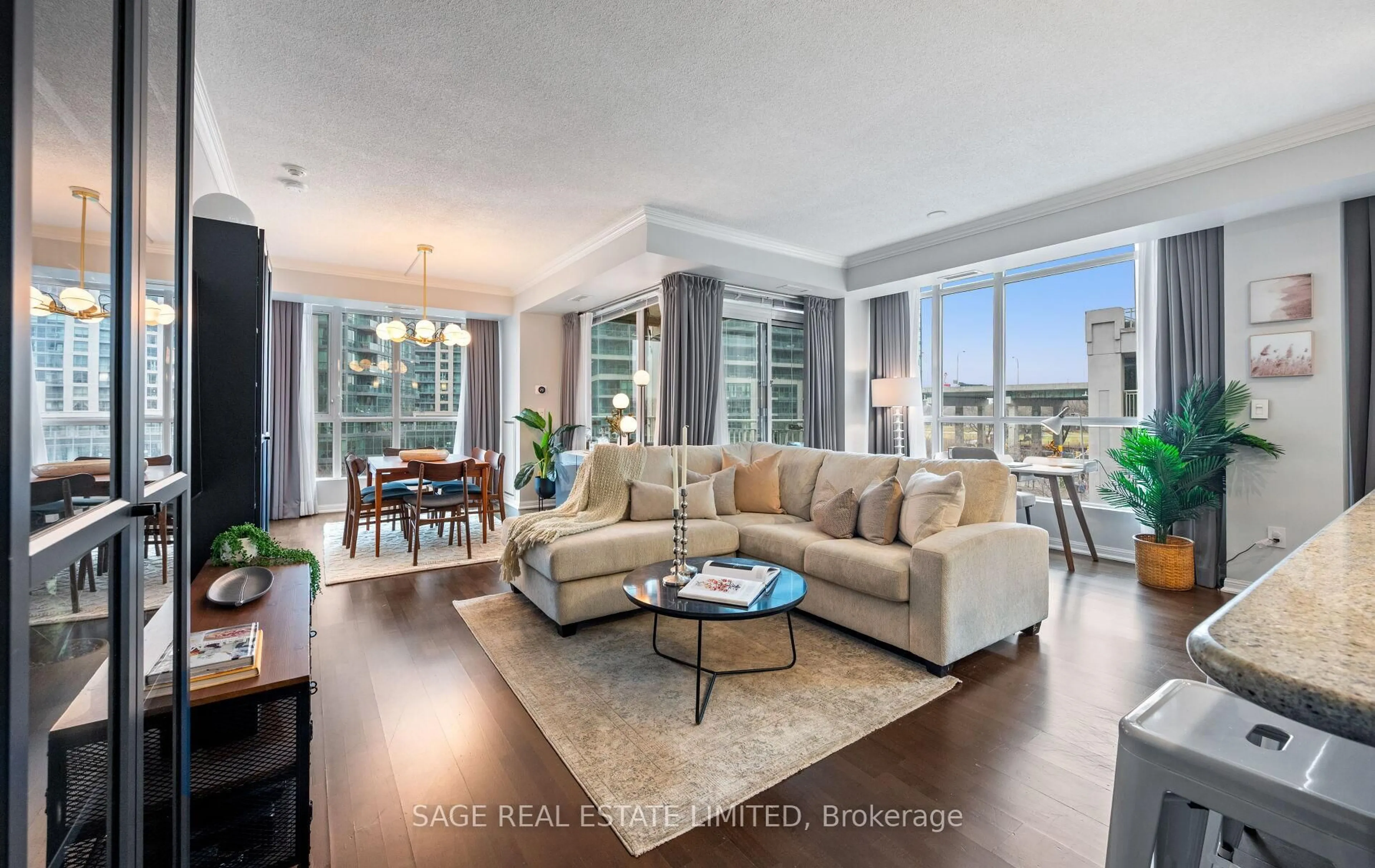 Living room with furniture, unknown for 628 Fleet St #506, Toronto Ontario M5V 1A8