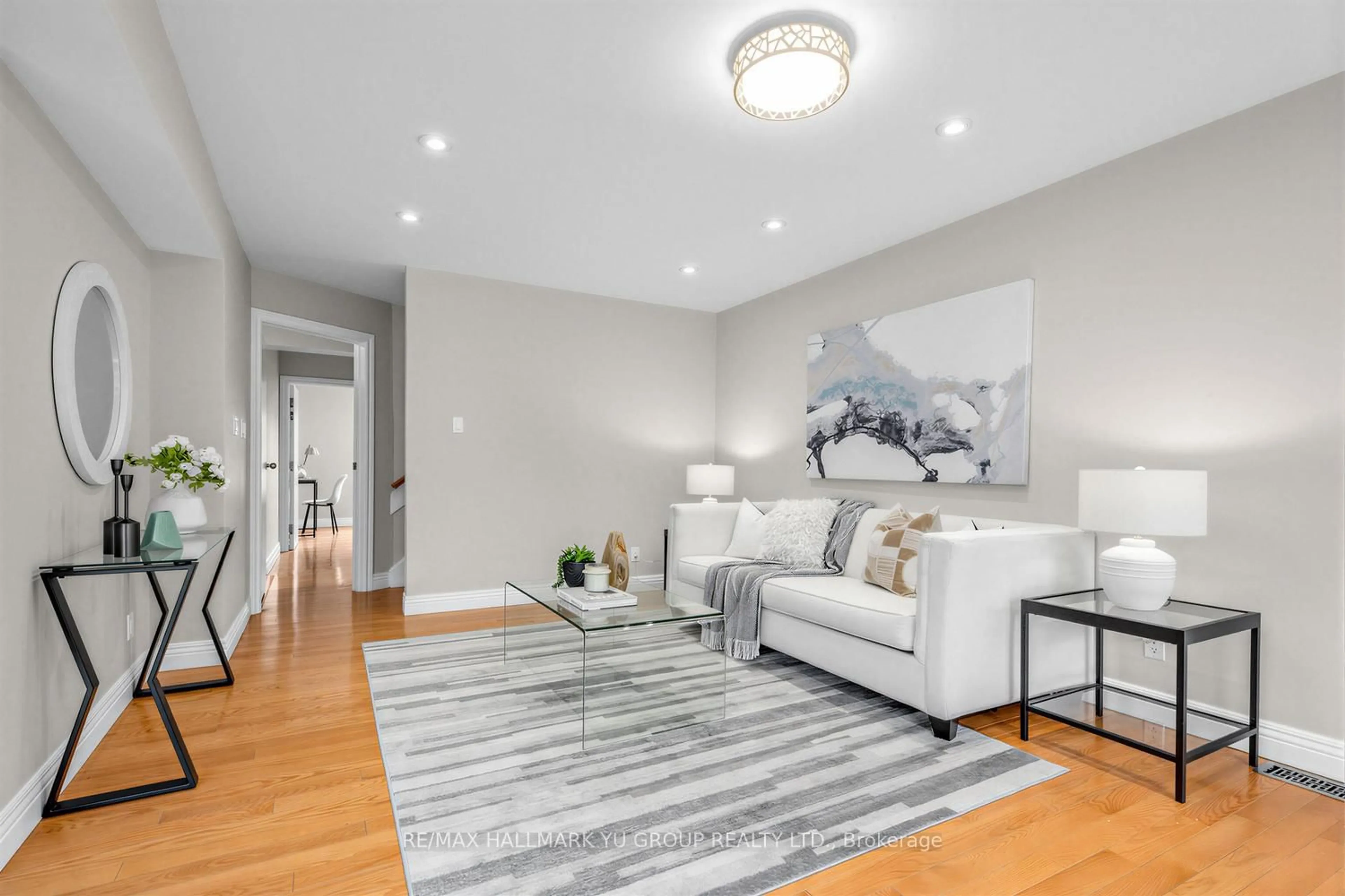 Living room with furniture, unknown for 9 Clydesdale Dr, Toronto Ontario M2J 3N1