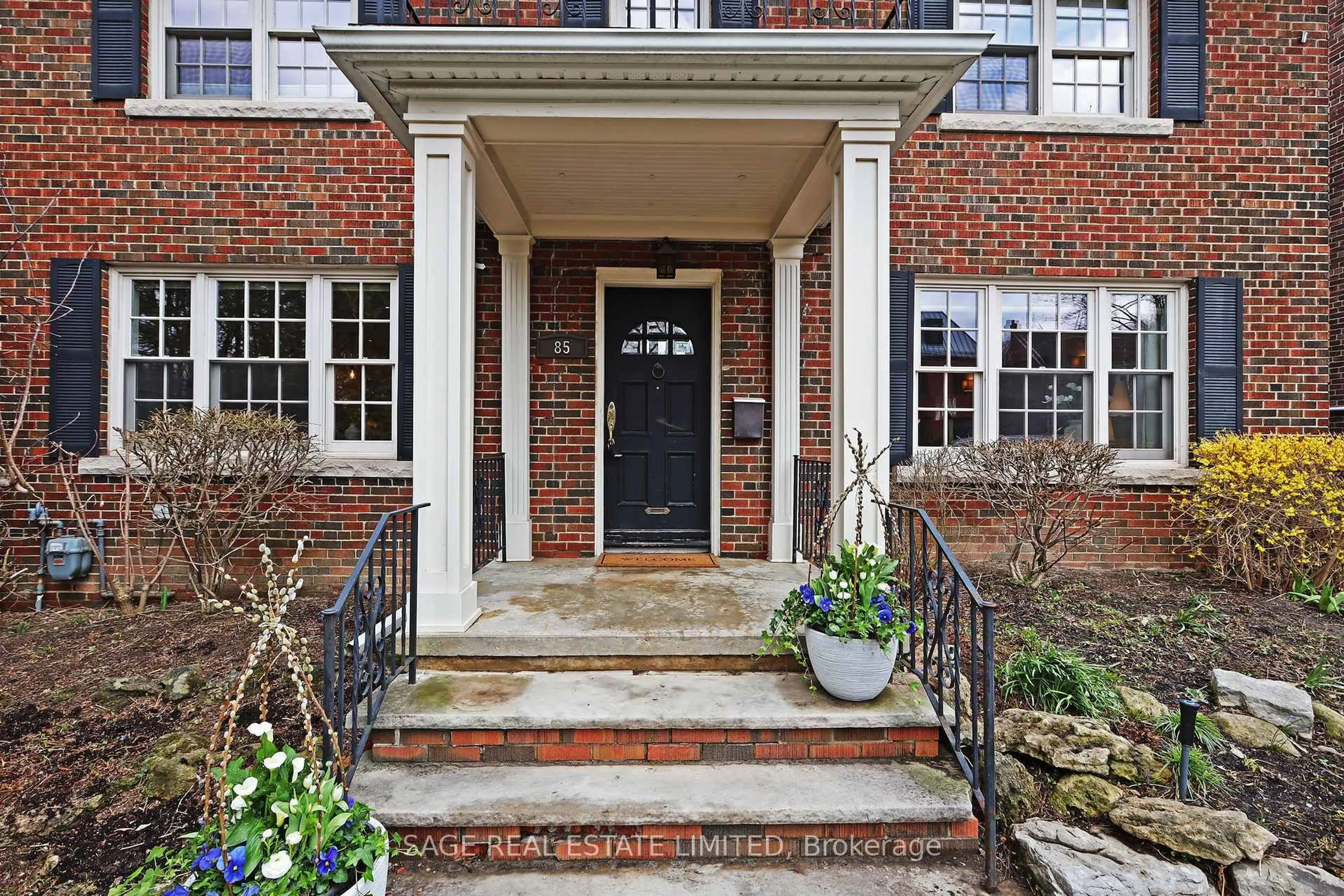 Home with brick exterior material, street for 85 Weybourne Cres, Toronto Ontario M4N 2R6