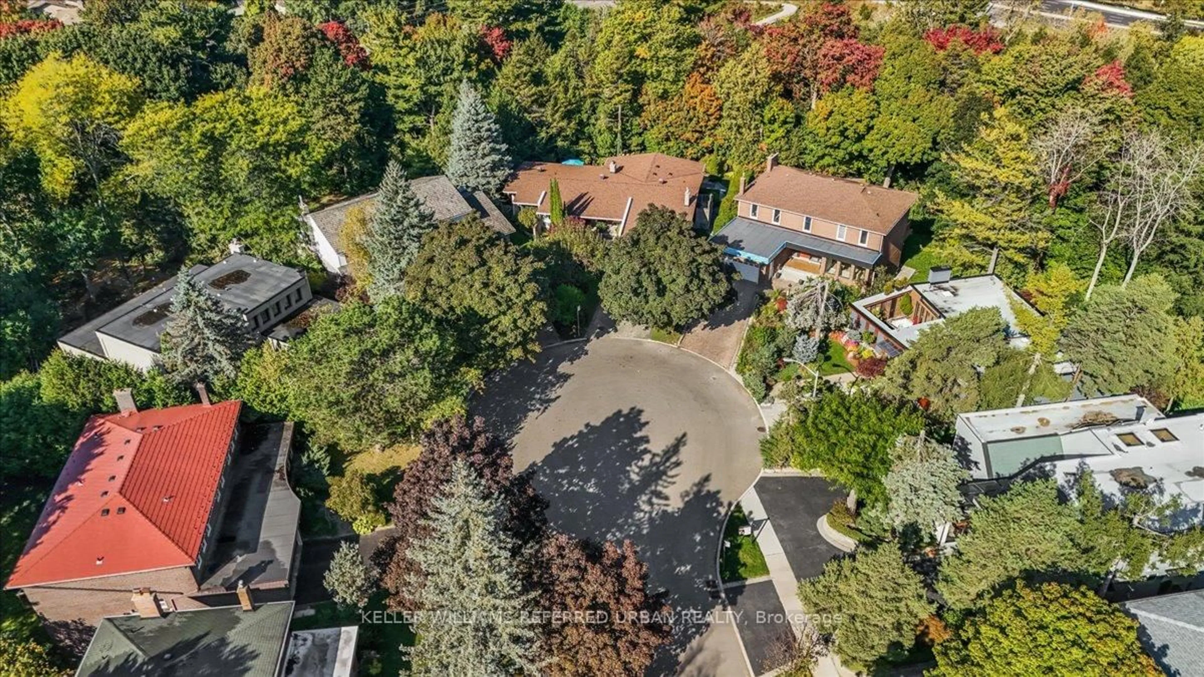 A pic from outside/outdoor area/front of a property/back of a property/a pic from drone, street for 31 Janus Crt, Toronto Ontario M2H 1S3