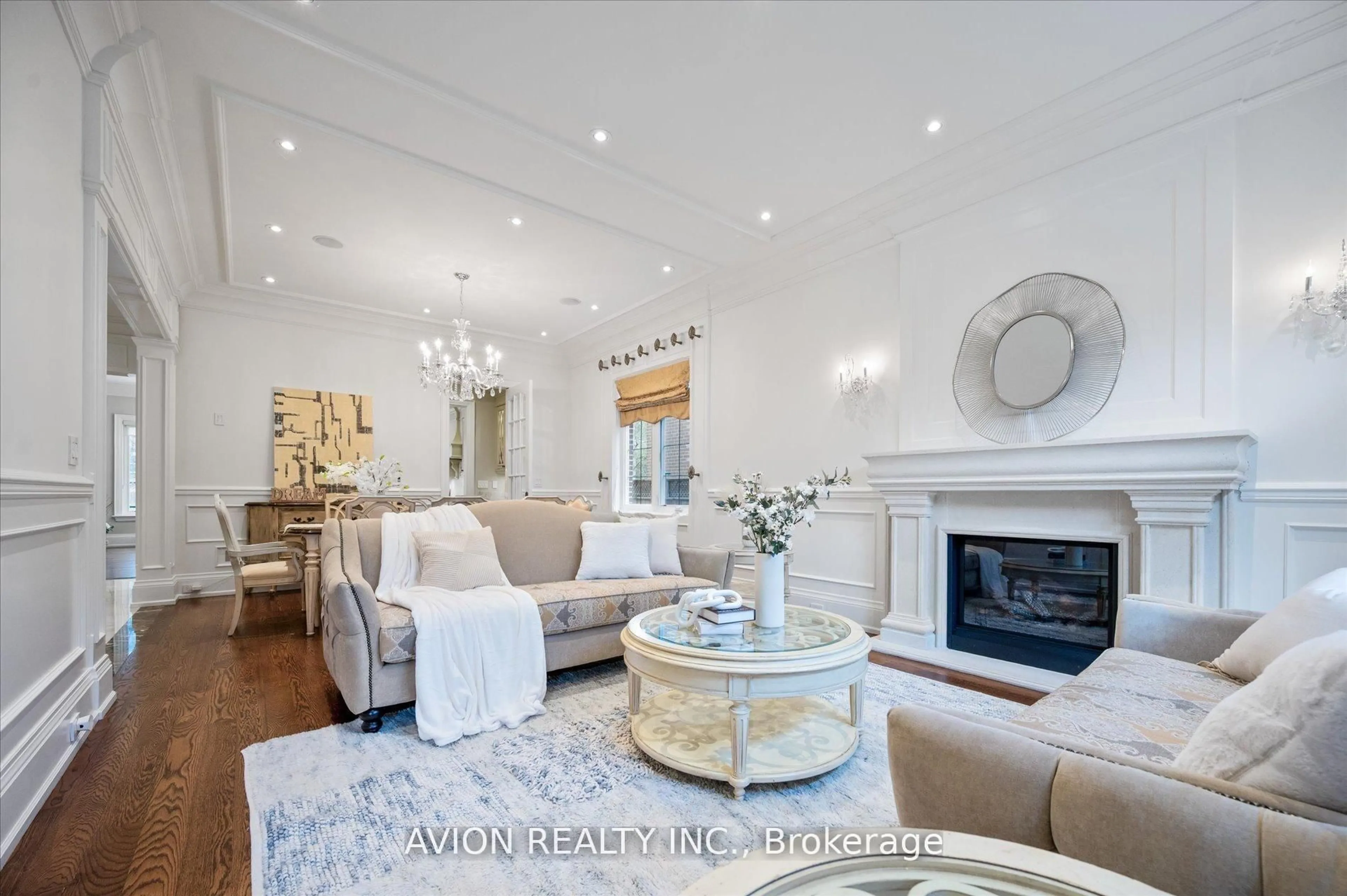 Living room with furniture, unknown for 26 Danville Dr, Toronto Ontario M2P 1J1