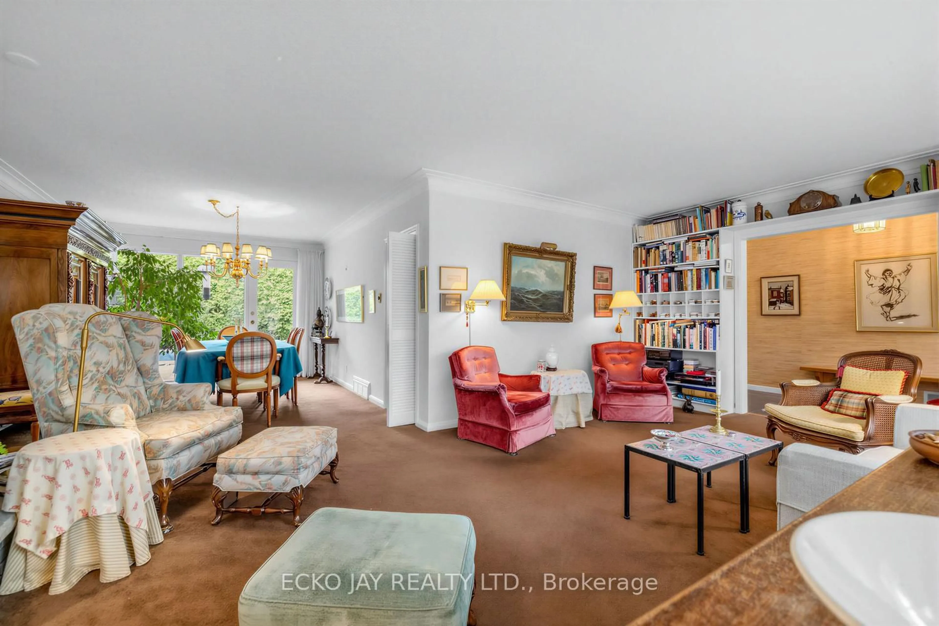 Living room with furniture, unknown for 5 Bixby Crt, Toronto Ontario M3B 1H2