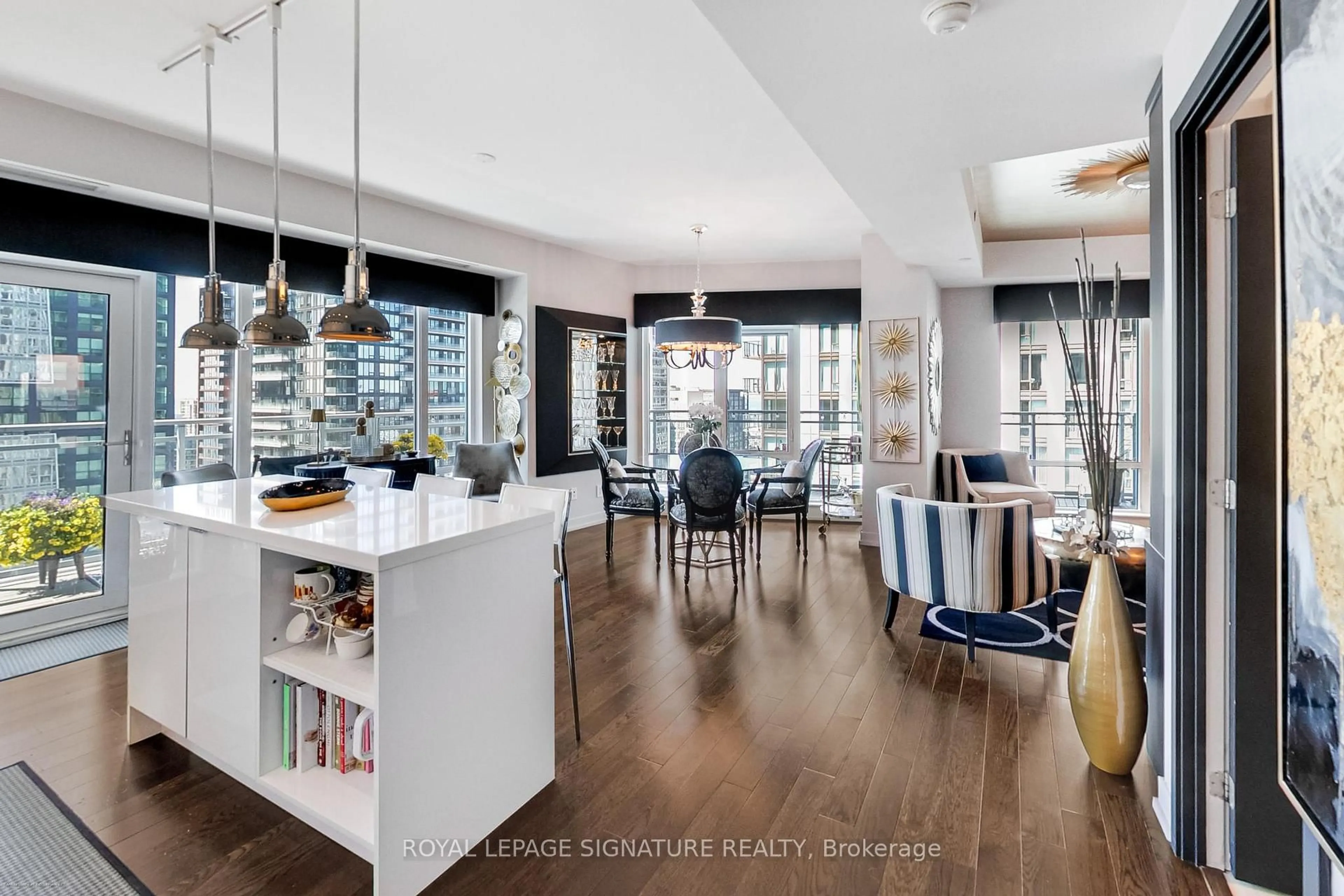 Open concept kitchen, unknown for 21 Widmer St #3711, Toronto Ontario M5V 0B8