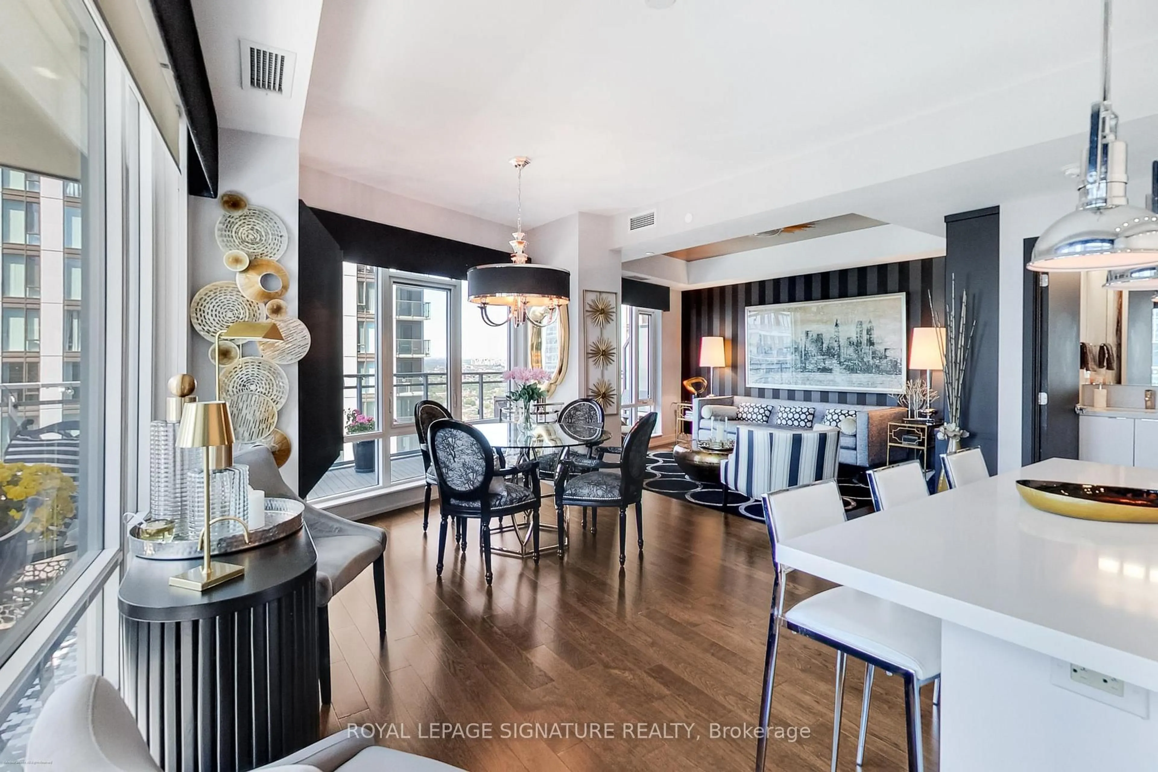 Unknown for 21 Widmer St #3711, Toronto Ontario M5V 0B8