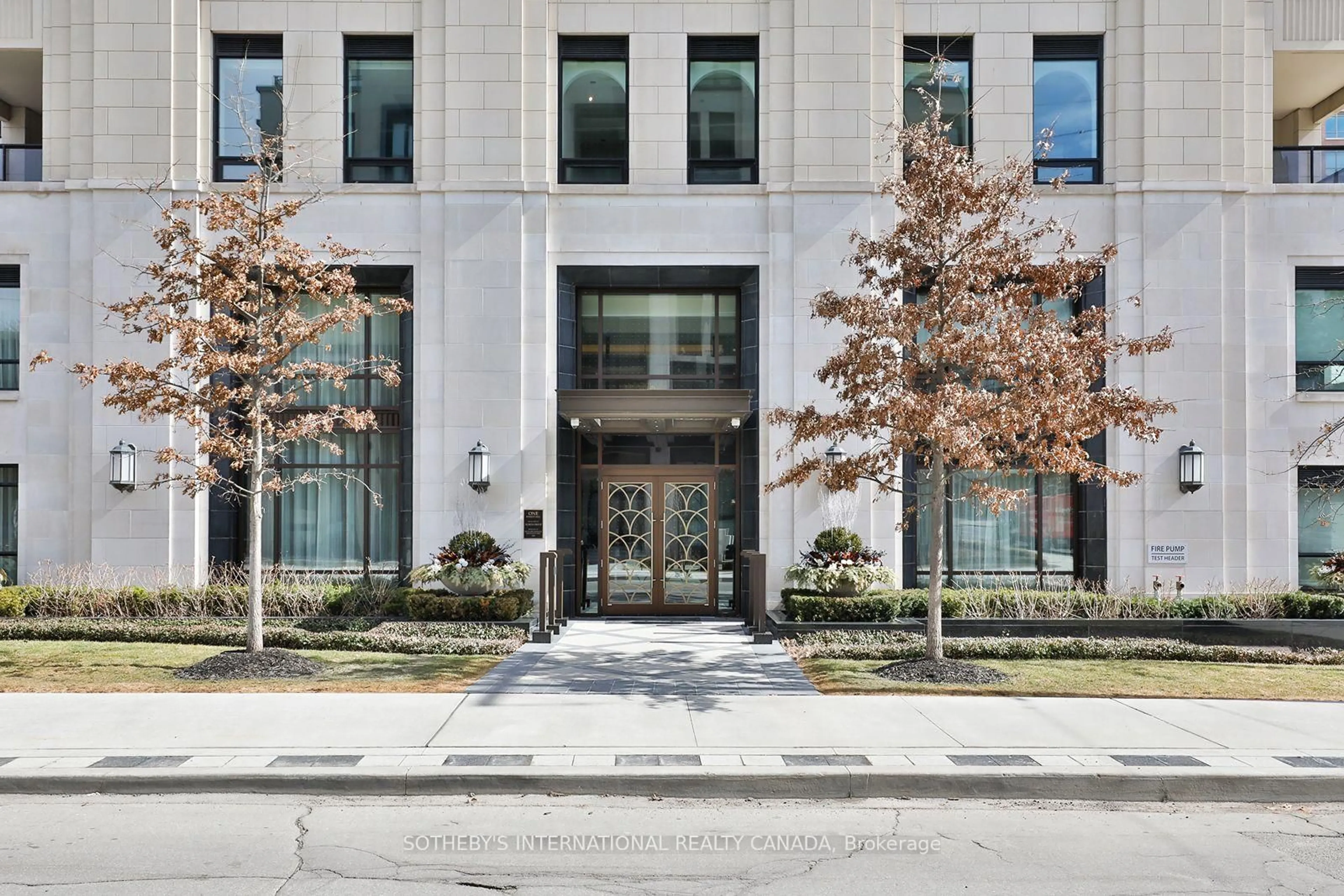 Indoor foyer for 1 Forest Hill Rd #401, Toronto Ontario M4V 1R1