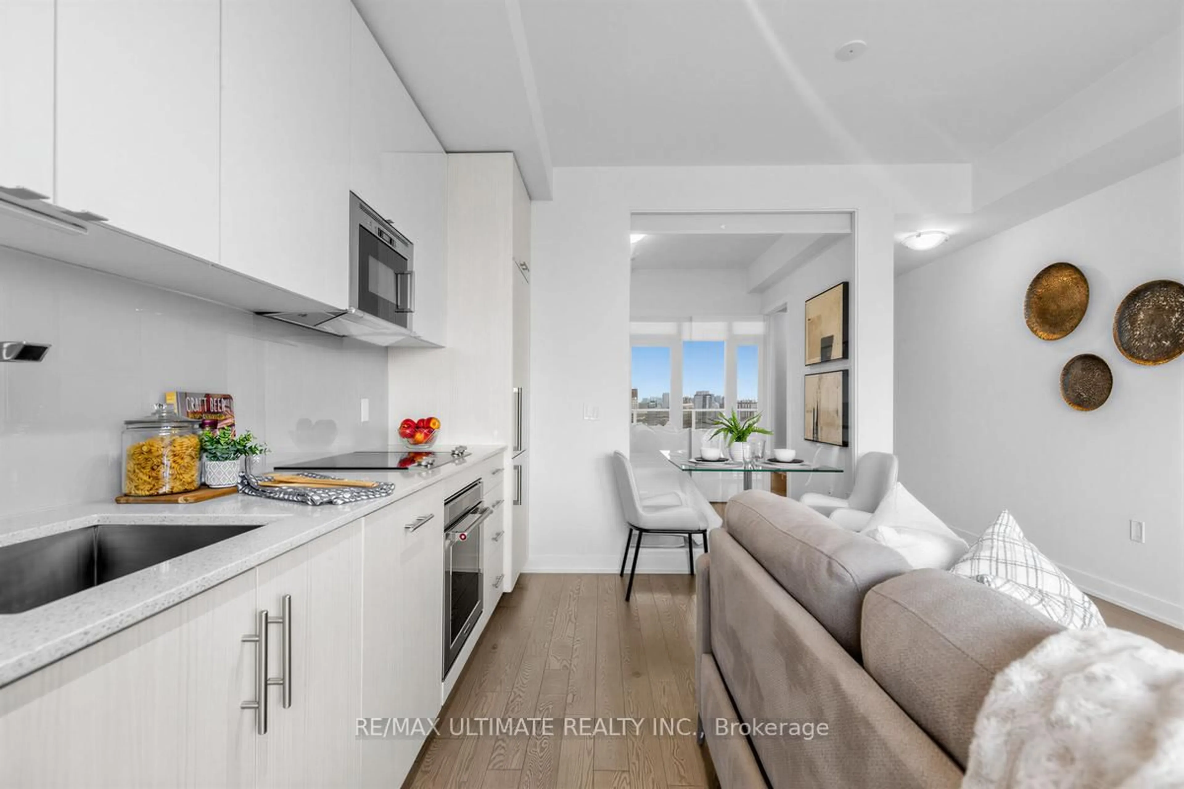 Open concept kitchen, ceramic/tile floor for 330 Richmond St #2508, Toronto Ontario M5V 1X2