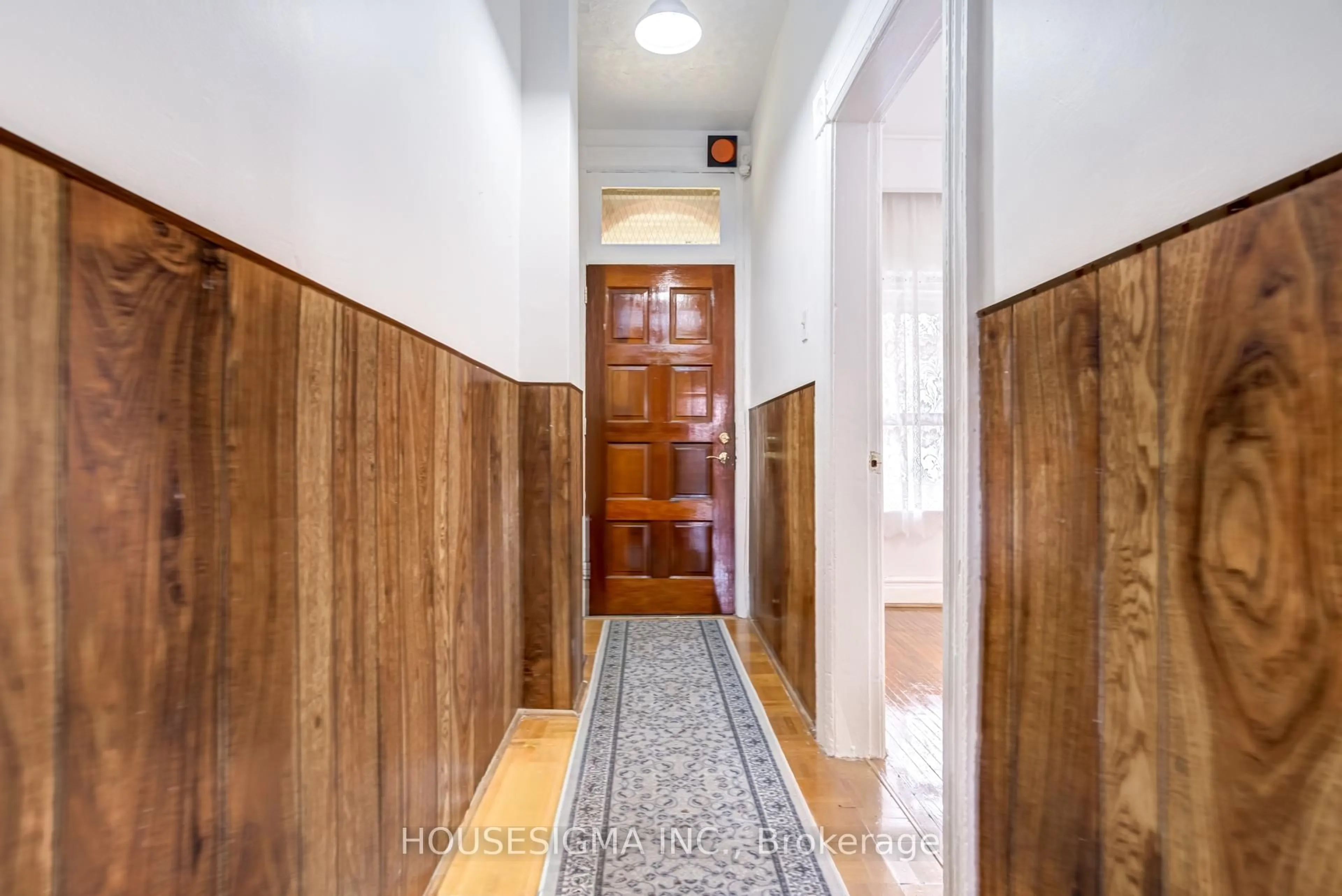 Indoor foyer for 726 Adelaide St, Toronto Ontario M6J 1B1