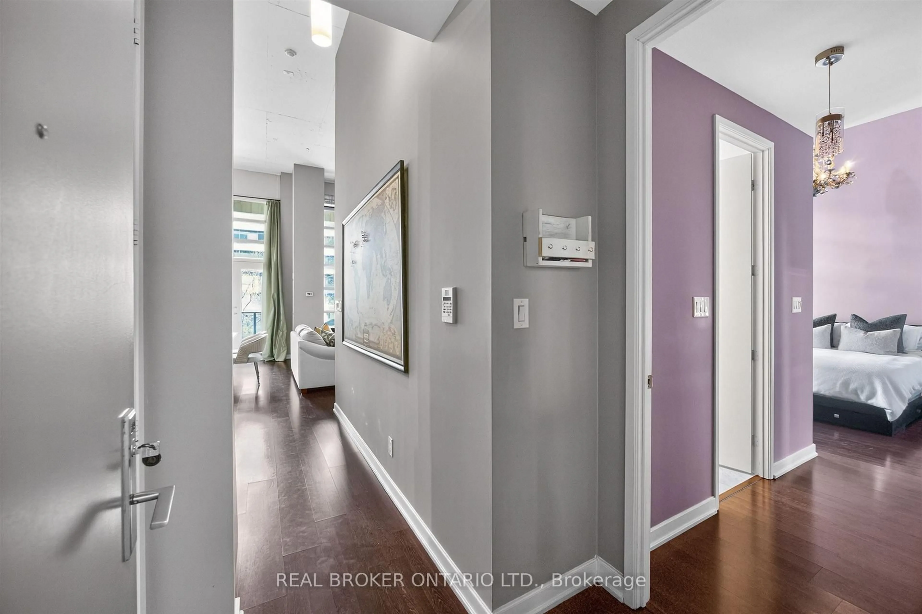 Indoor entryway for 380 Macpherson Ave #209, Toronto Ontario M4V 3E3