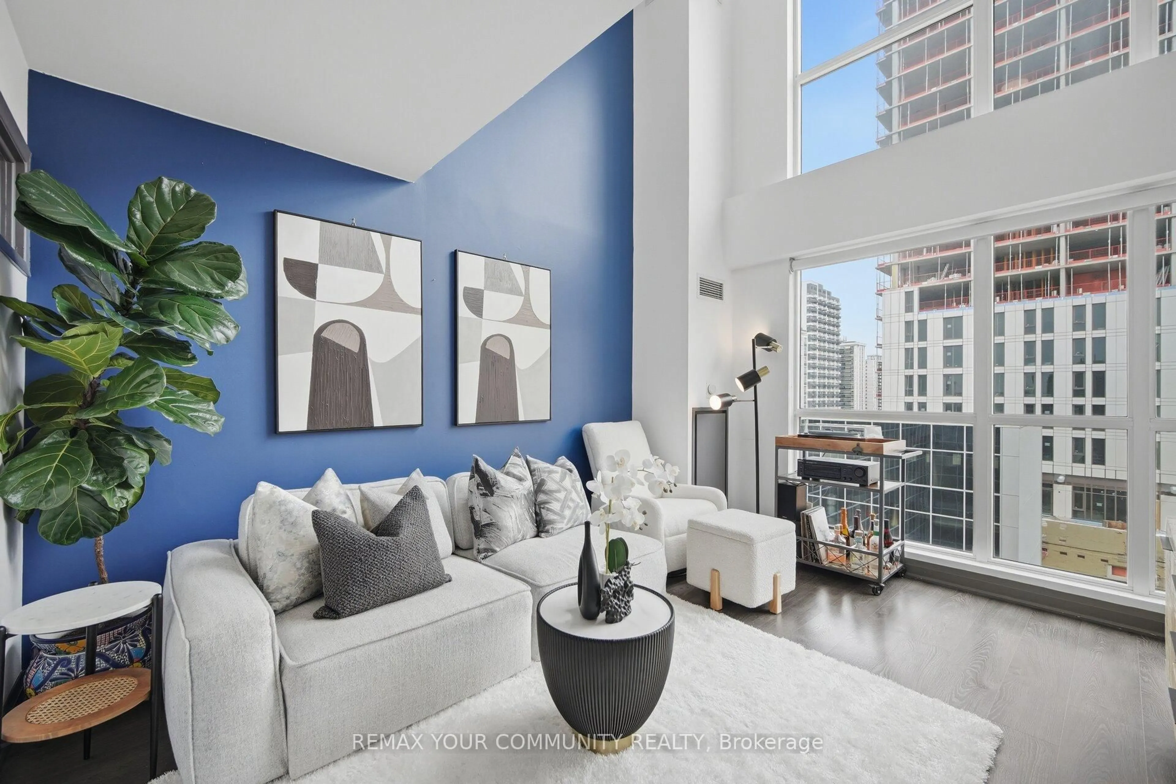 Living room with furniture, unknown for 18 Merton St #PH1114, Toronto Ontario M4S 3G9